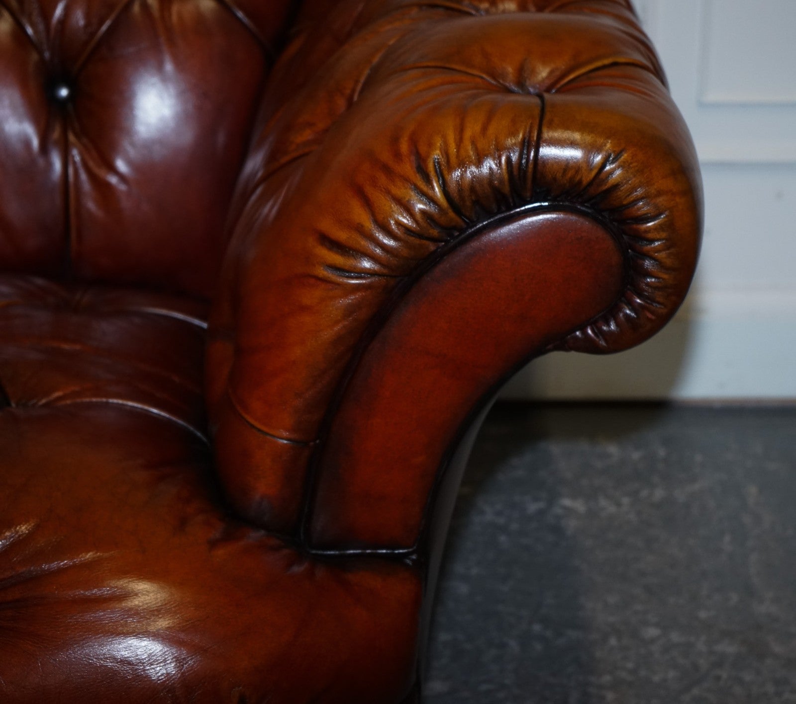 RESTORED HAND DYED LEATHER 2.5 SEATER CHESTERFIELD TETRAD OSCAR SOFA