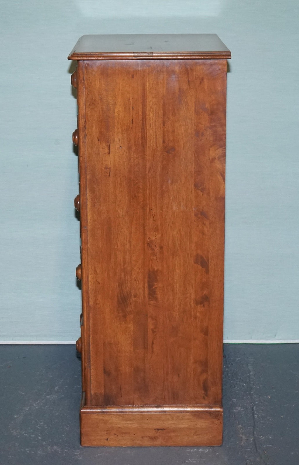 WILLiS & GAMBIER OAK TALLBOY CHEST OF DRAWERS