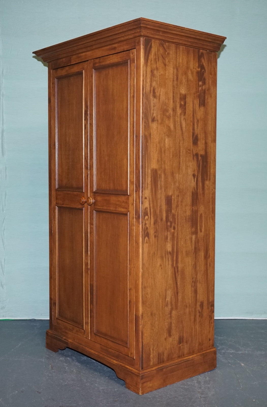 VINTAGE BROWN OAK WILLIS & GAMBIER DOUBLE WARDROBE