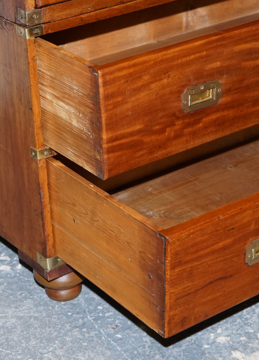 ANTIQUE 19TH CENTURY SATINWOOD MILITARY CAMPAIGN CHEST OF DRAWERS LOTS OF PATINA