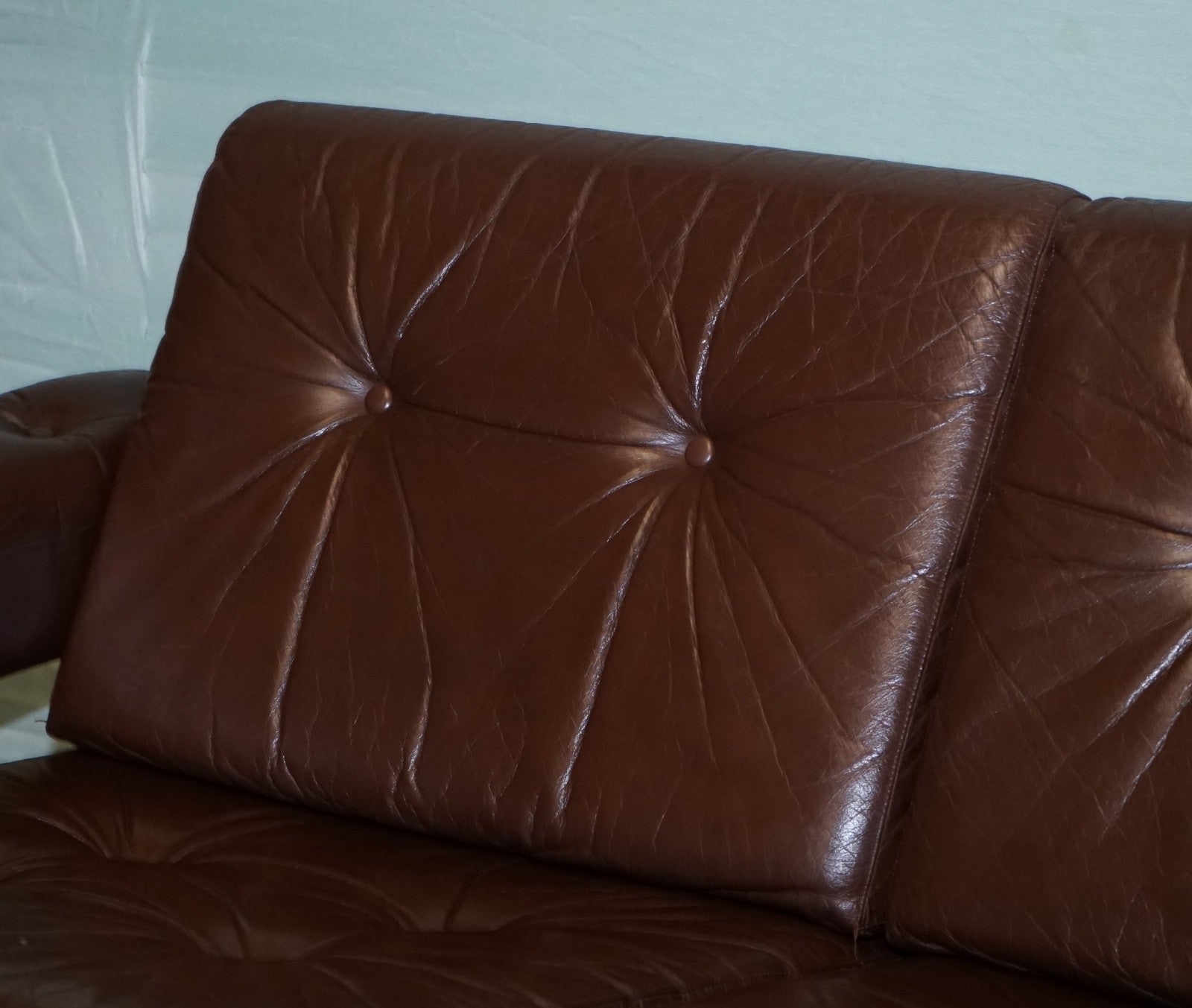 SCANDiNAVIAN ViNTAGE EKORNES STRESSLESS THREE SEATER SOFA