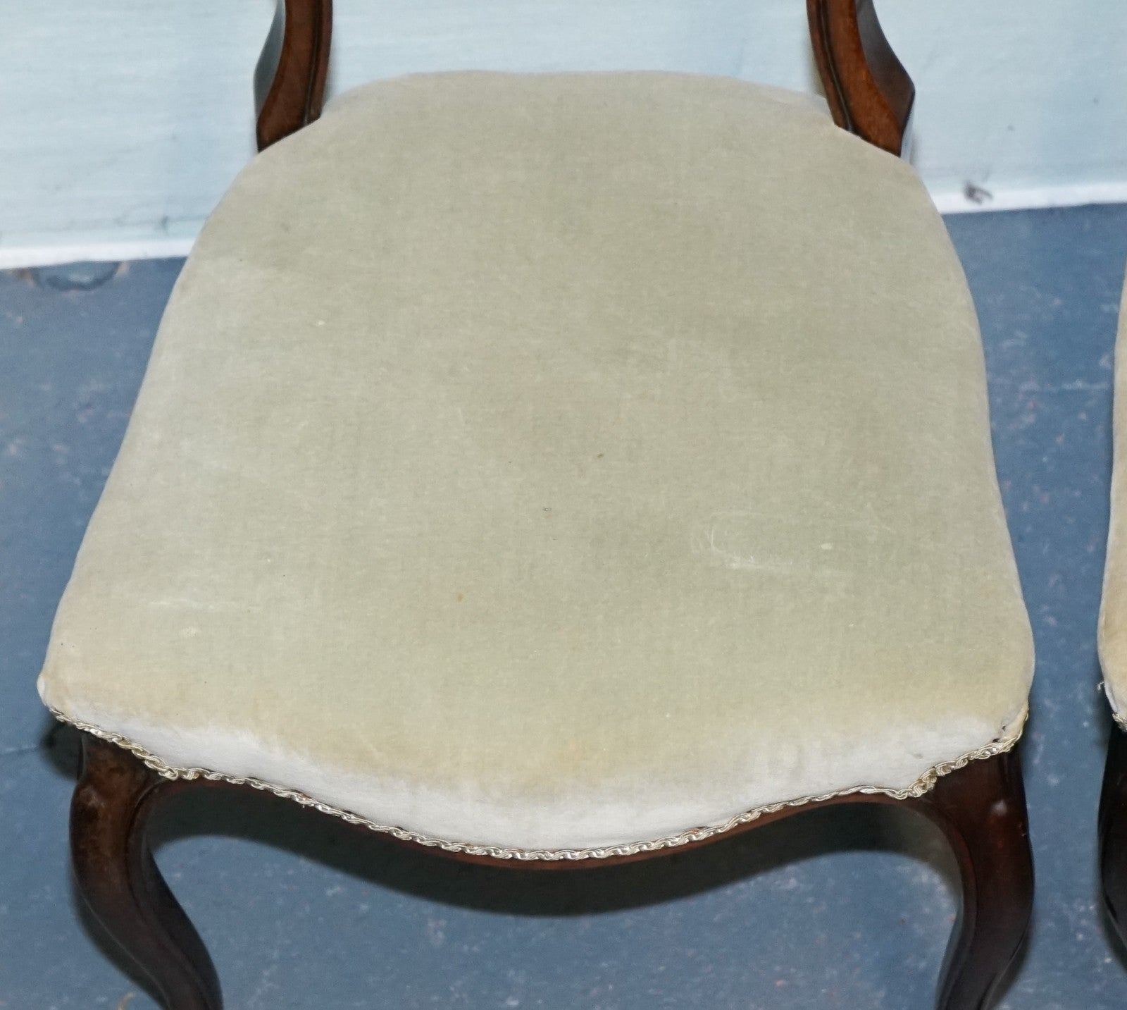 SET OF SIX CIRCA 1860 VICTORIAN BALLOON BACK DINNING CHAIRS