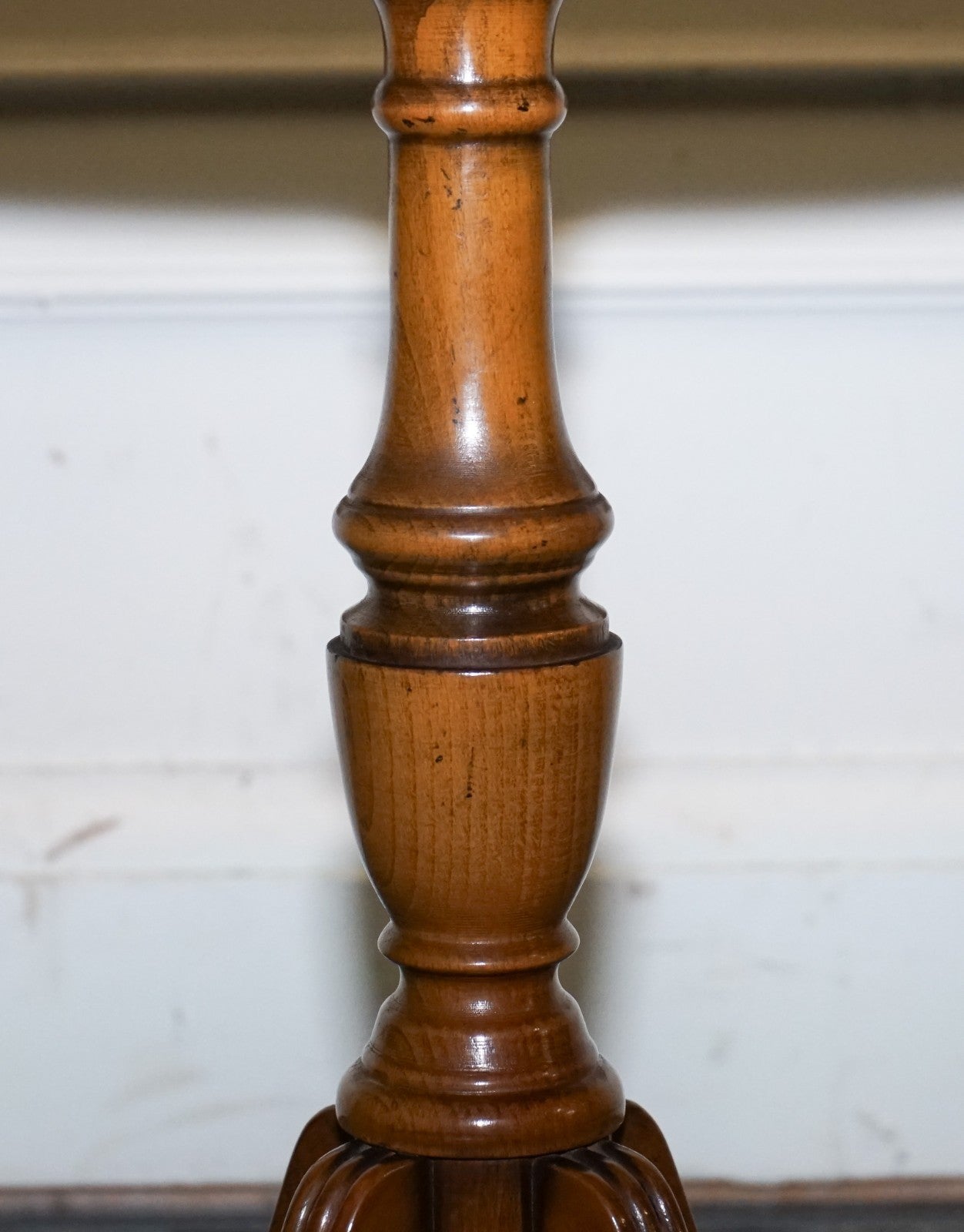 VINTAGE YEW WOOD SIDE END WINE LAMP TABLE