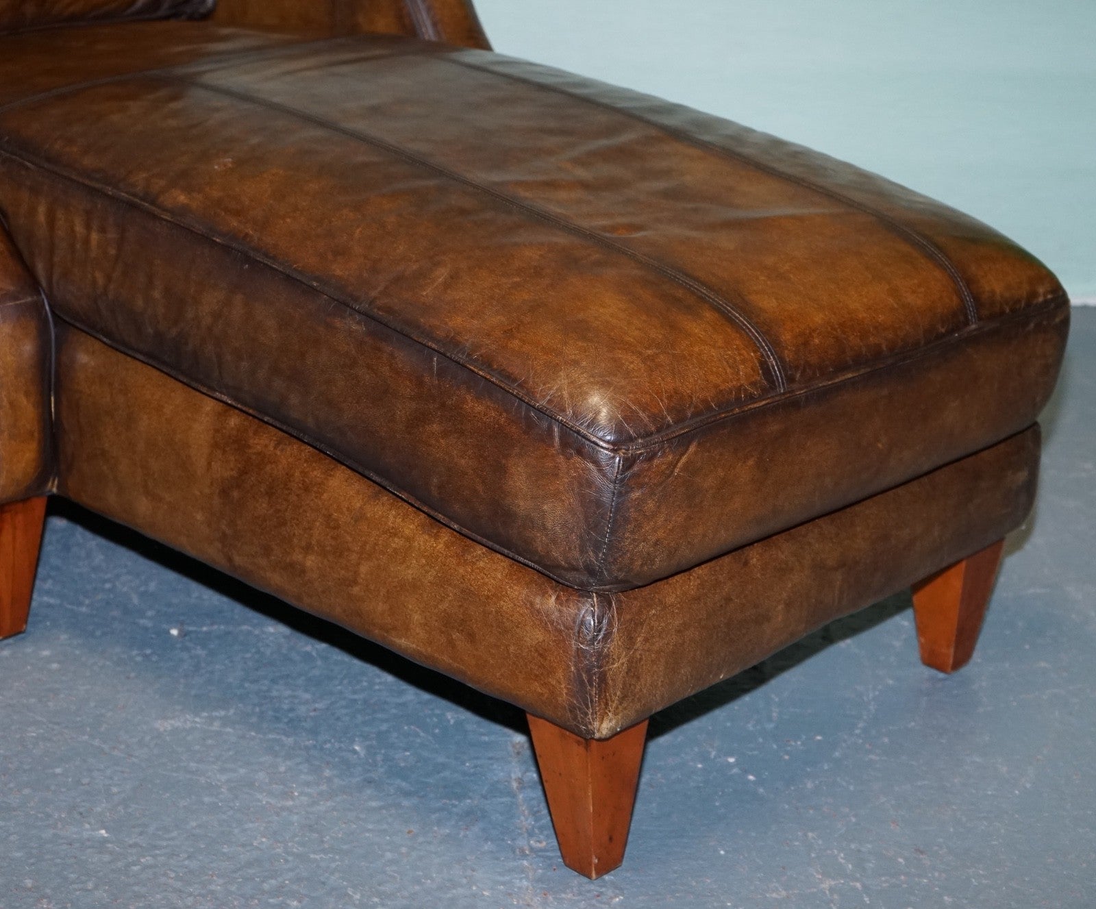 DEEP COGNAC HAND DYED LEATHER CHAISE LOUNGE ARMCHAiR SEATING