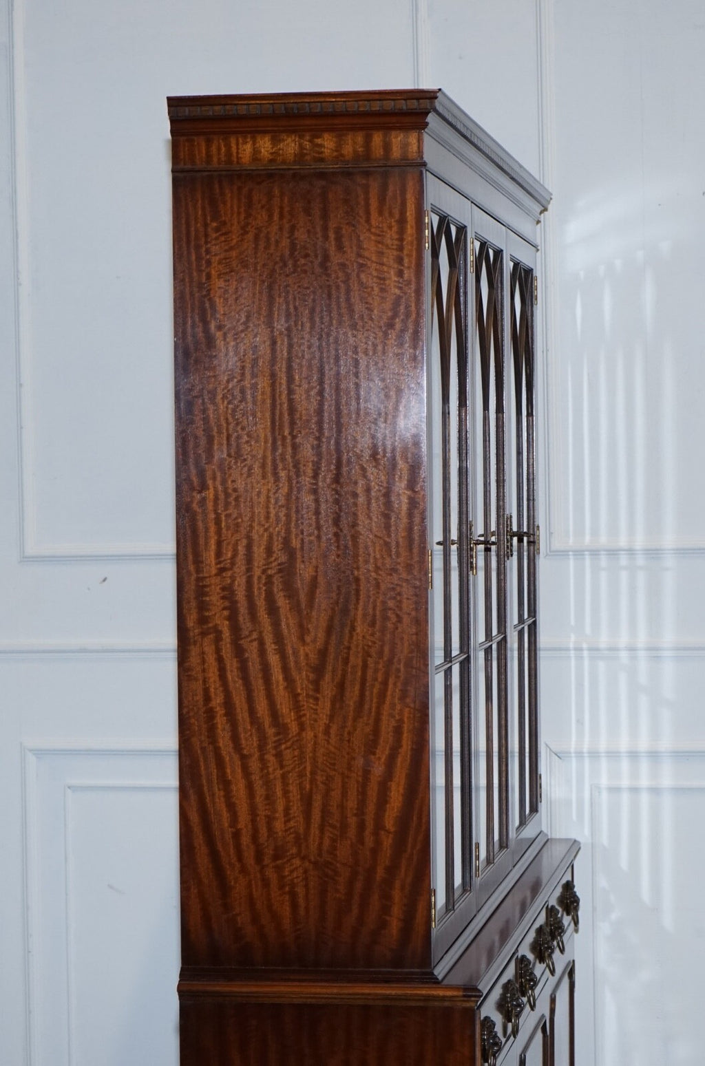 BEVAN FUNNEL GEORGIAN STYLE DISPLAY CABINET BOOKCASE GLASS SHELVES AND LIGHTS