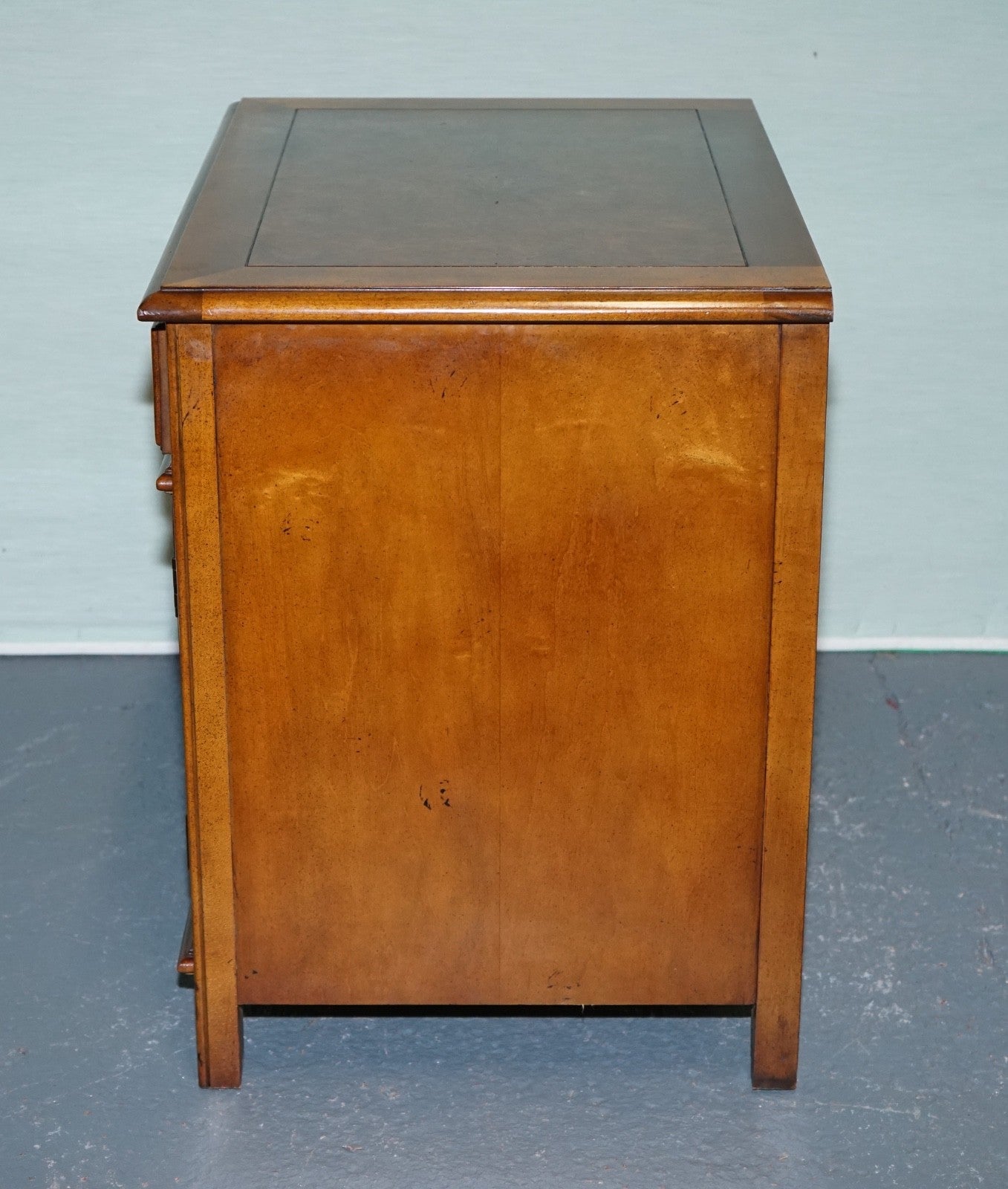 BAKER FURNITURE BURR WALNUT BEDSIDE CABINET WITH DRAWER AND CARVED DOORS