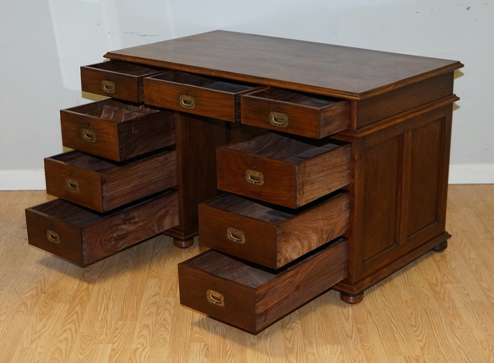 ANTIQUE RARE CIRCA 1880 VICTORIA REGINA MILITARY CAMPAIGN PEDESTAL DESK