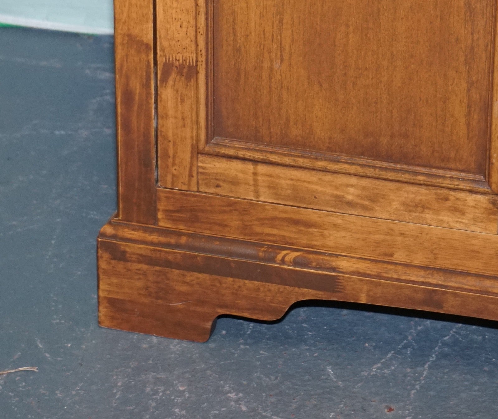 VINTAGE BROWN OAK WILLIS & GAMBIER DOUBLE WARDROBE