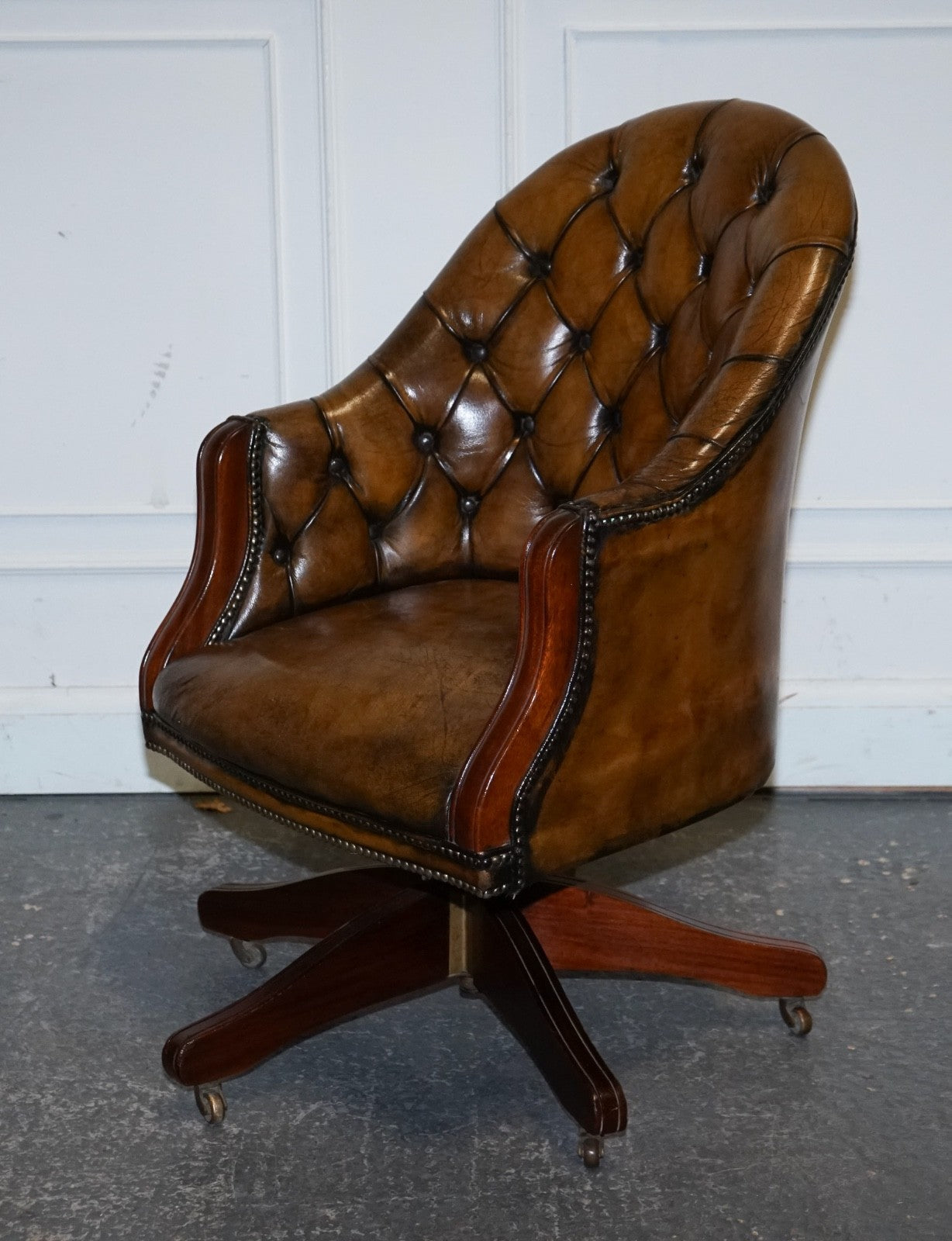 ANTIQUE DEEP BUTTONED CHESTERFIELD GEORGIAN STYLE HAND DYED LEATHER DESK CHAIR
