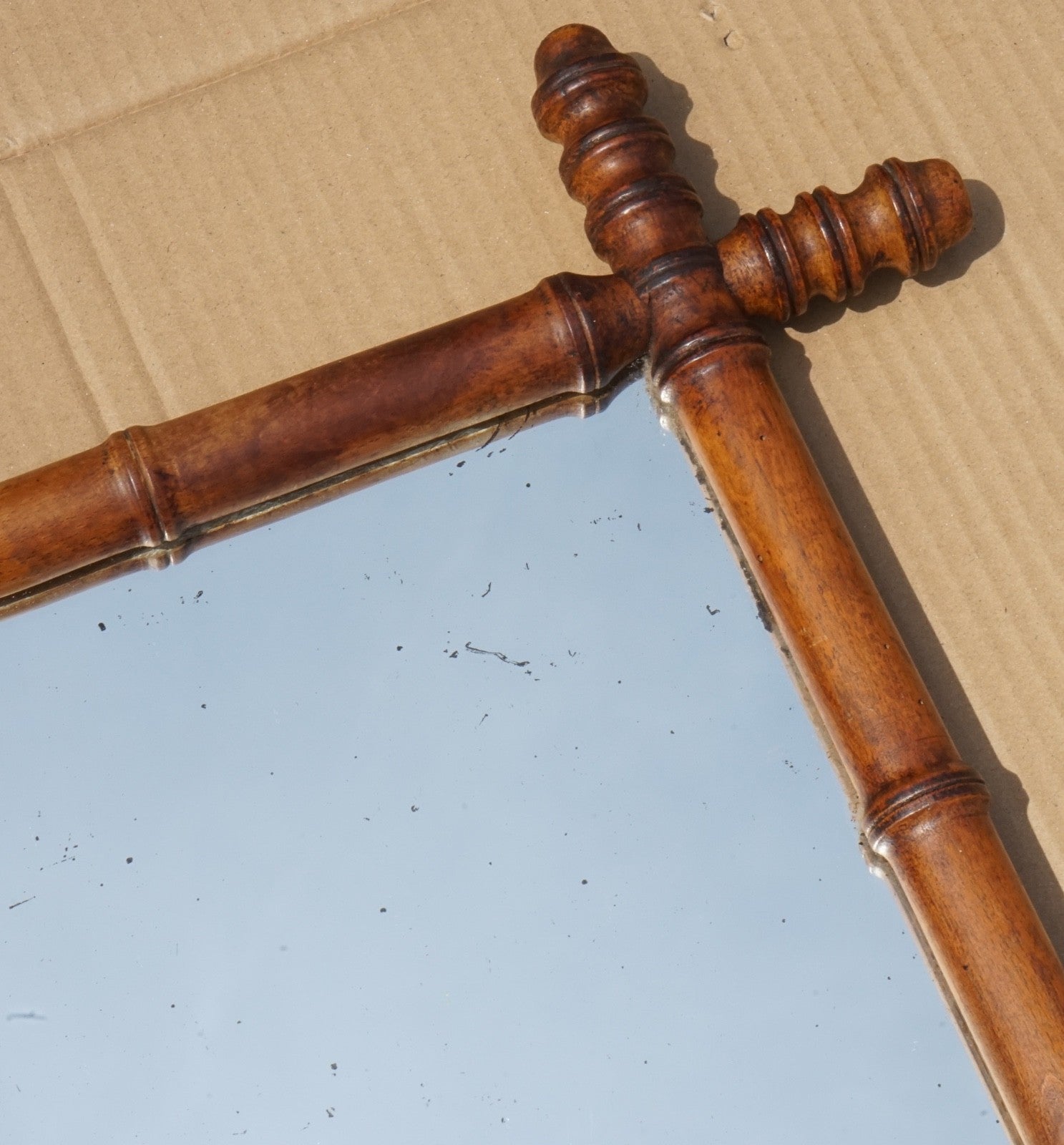 ANTIQUE ENGLISH DECORATIVE FAUX BAMBOO WALL MiRROR WITH LIGHT FOXING GLASS