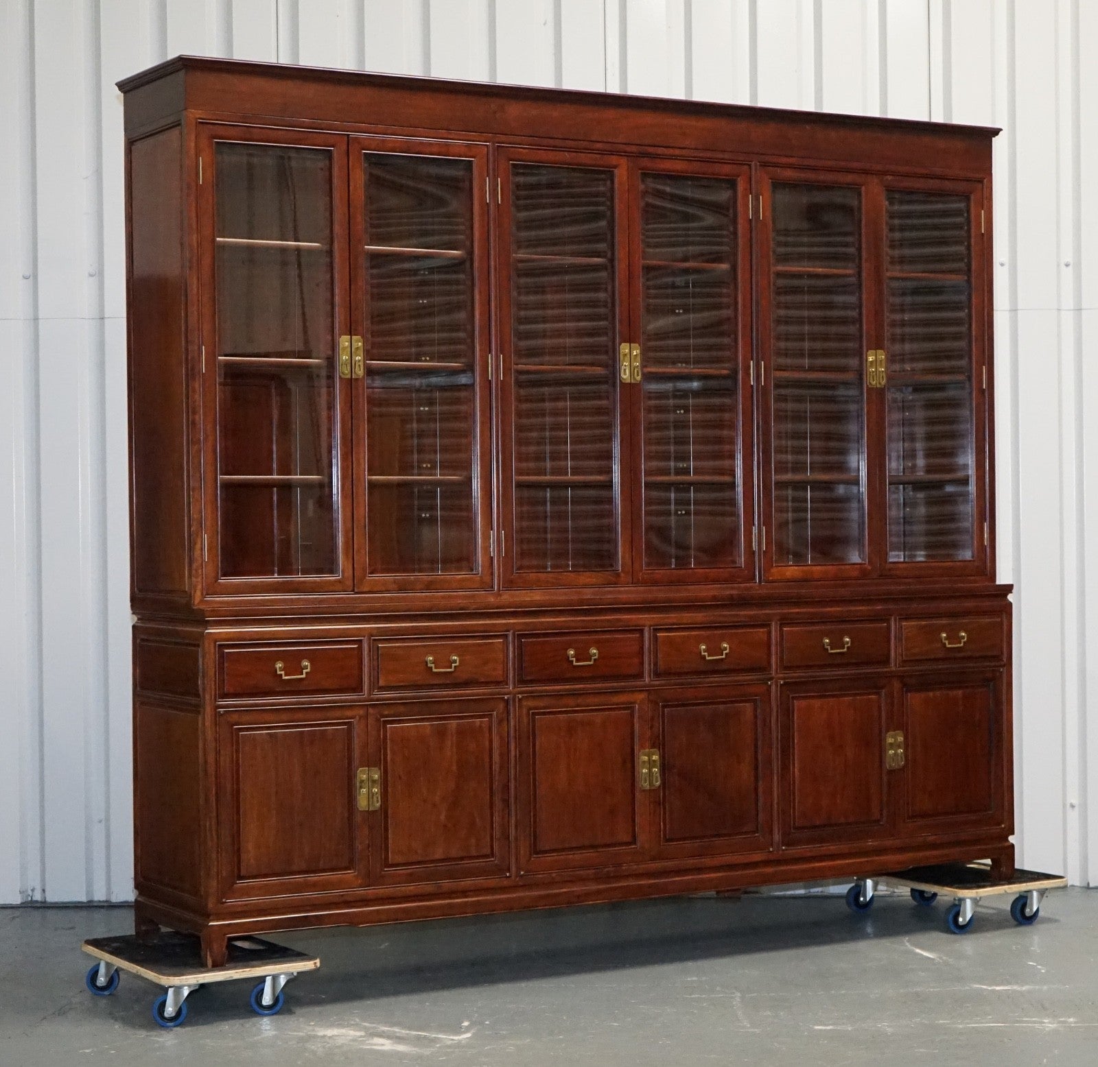 TREMENDOUS ORIENTAL CHINESE TEAK BOOKCASE DISPLAY CABINET WITH SIX DOORS