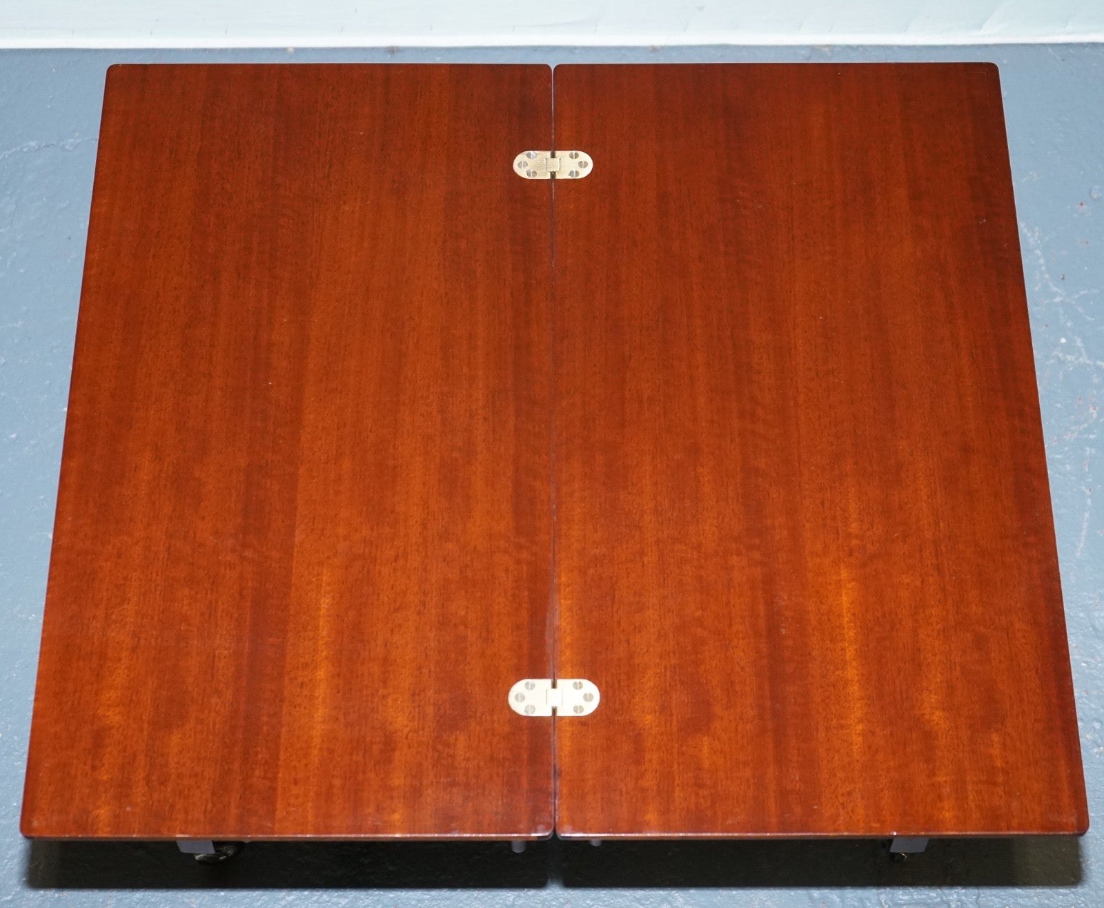 MCINTOSH MID CENTURY NESTiNG EXTENDABLE TABLE SET