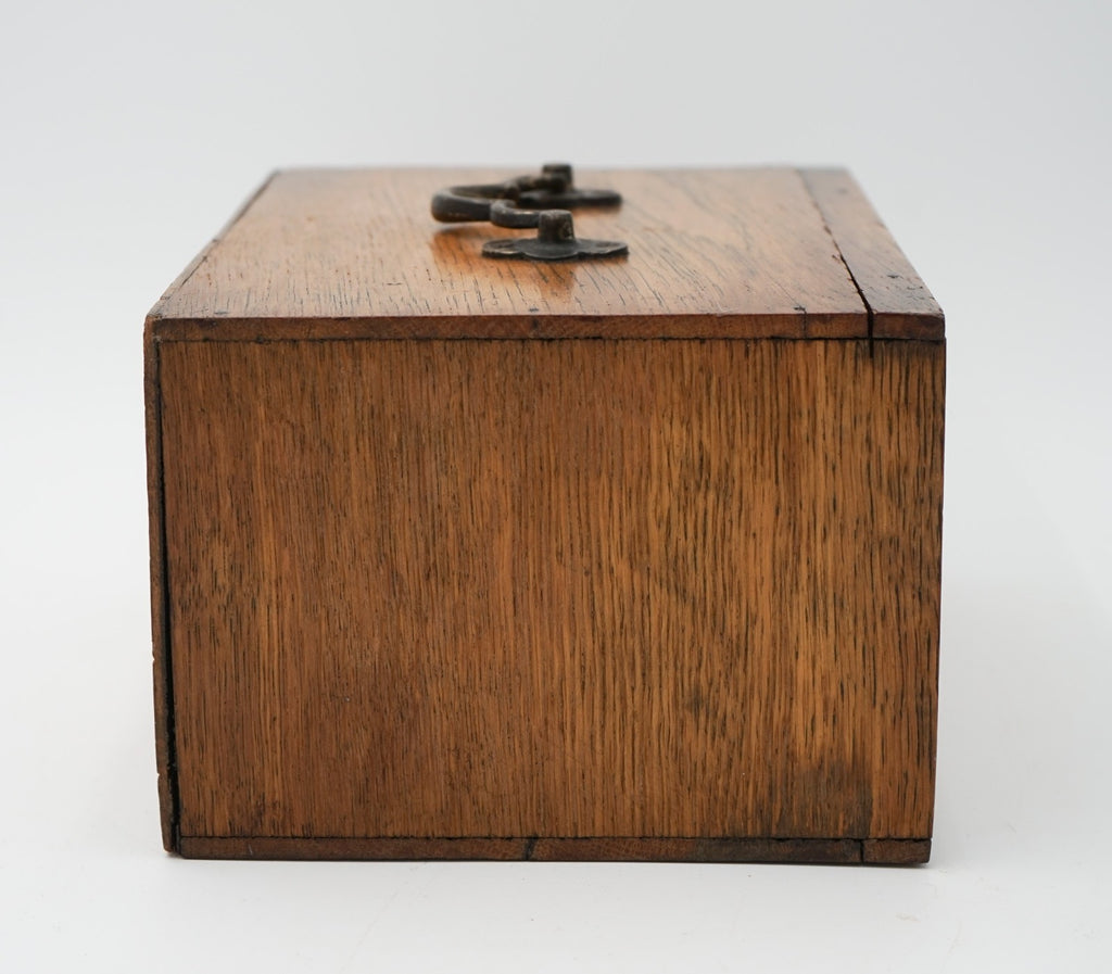 ANTIQUE 1920'S MAHJONG SET WITH ORIGINAL WOODEN BOX BONE & BAMBOO 144 TILES