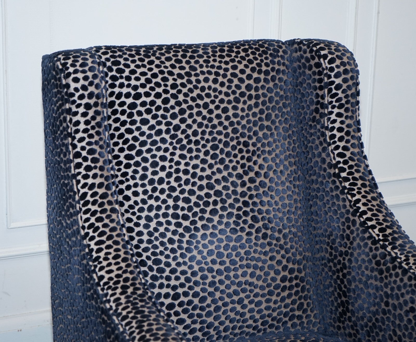 BEAUTIFUL PAIR OF NAVY BLUE LEOPARD PRINT FLAT ARM ARMCHAIRS
