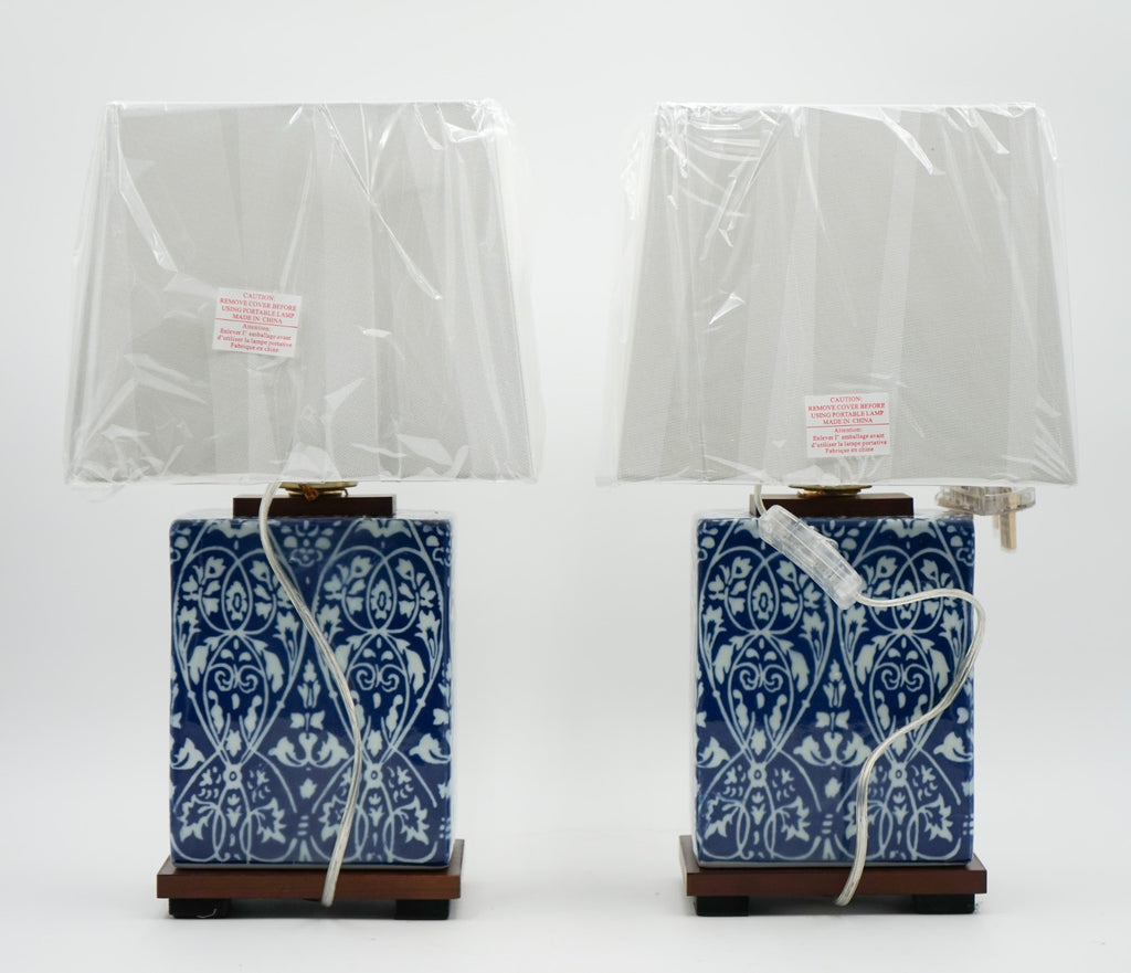 PAIR OF RALPH LAUREN EX DISPLAY BLUE & WHITE CERAMIC TABLE LAMPS  (2/2)
