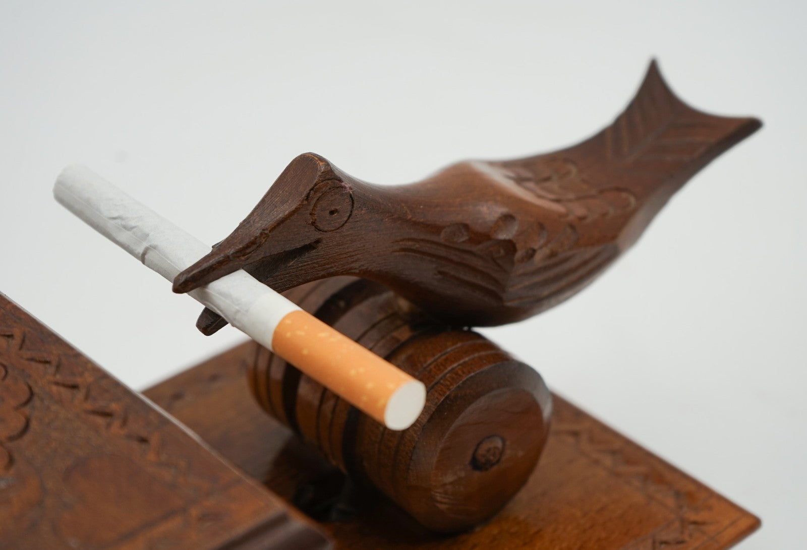 CIRCA 1950'S BIRDIE CIGARETTE DISPENSER CARVED WOOD BOX