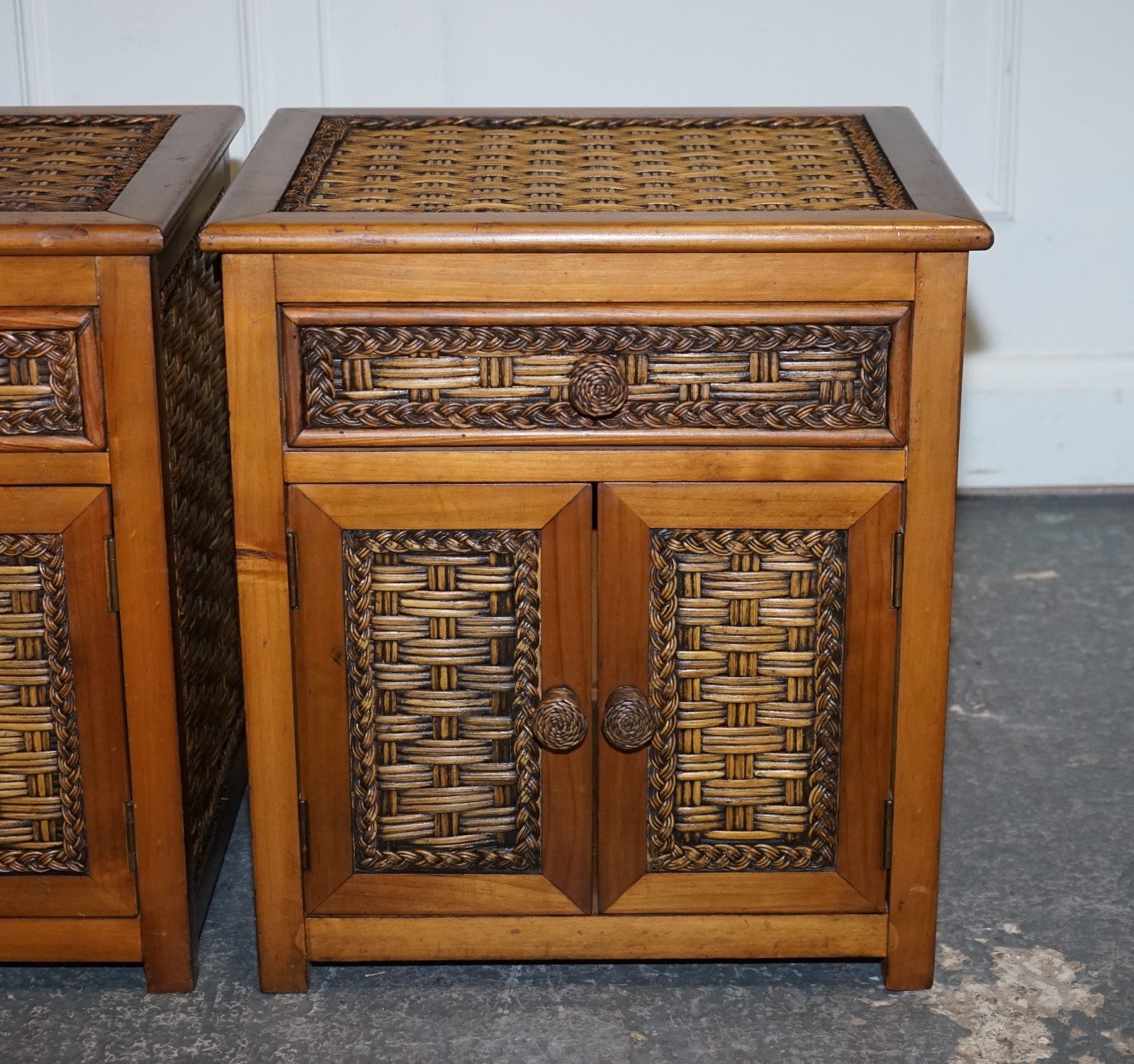 VINTAGE PAIR OF WICKER OR RATTAN NIGHTSTANDS BEDSIDE TABLES CUPBOARD & DRAWER