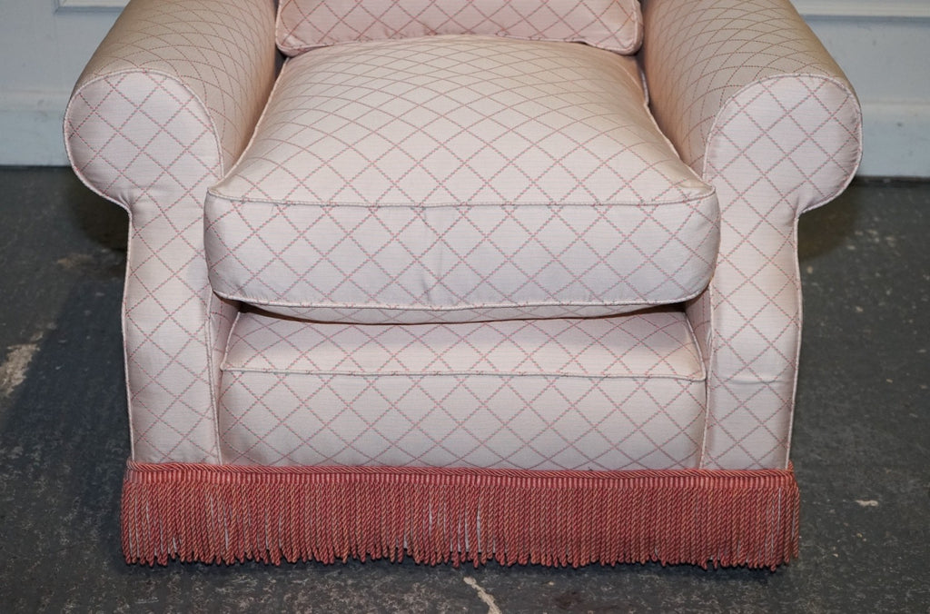 TRADITIONAL ENGLISH COUNTRY HOUSE ARMCHAIR WITH FOOTSTOOL FEATHER FILLED