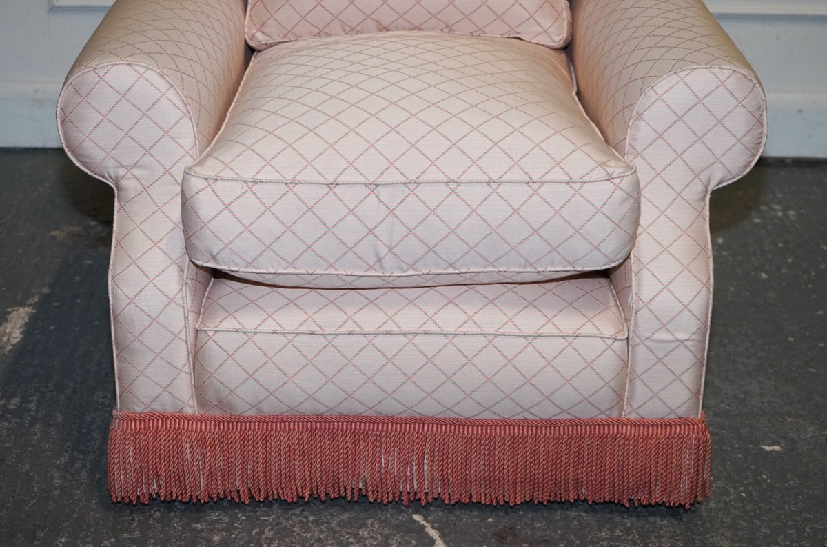 TRADITIONAL ENGLISH COUNTRY HOUSE ARMCHAIR WITH FOOTSTOOL FEATHER FILLED