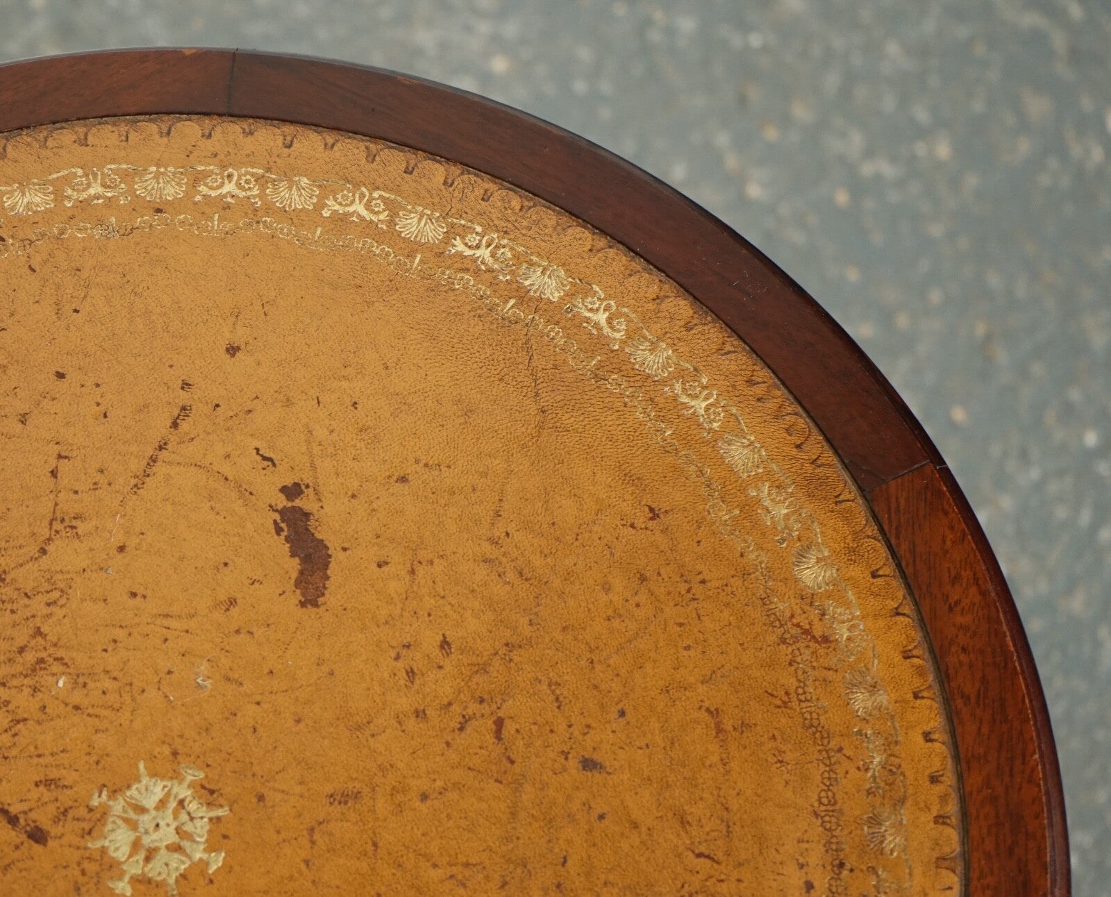 VINTAGE DRUM SIDE END TABLE LAMP WINE TABLE BROWN LEATHER TOP J1