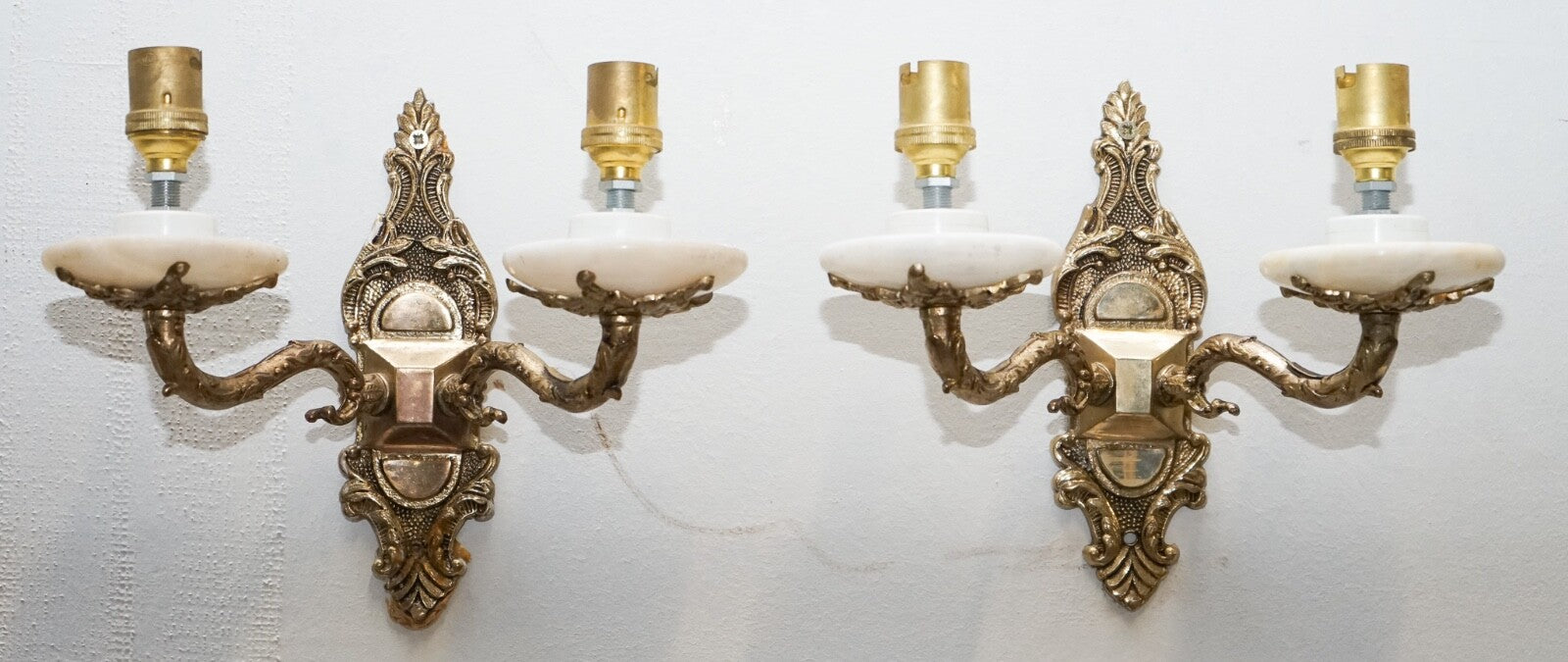 1960'S PAIR OF ALABASTER & BRASS TWIN WALL LIGHTS