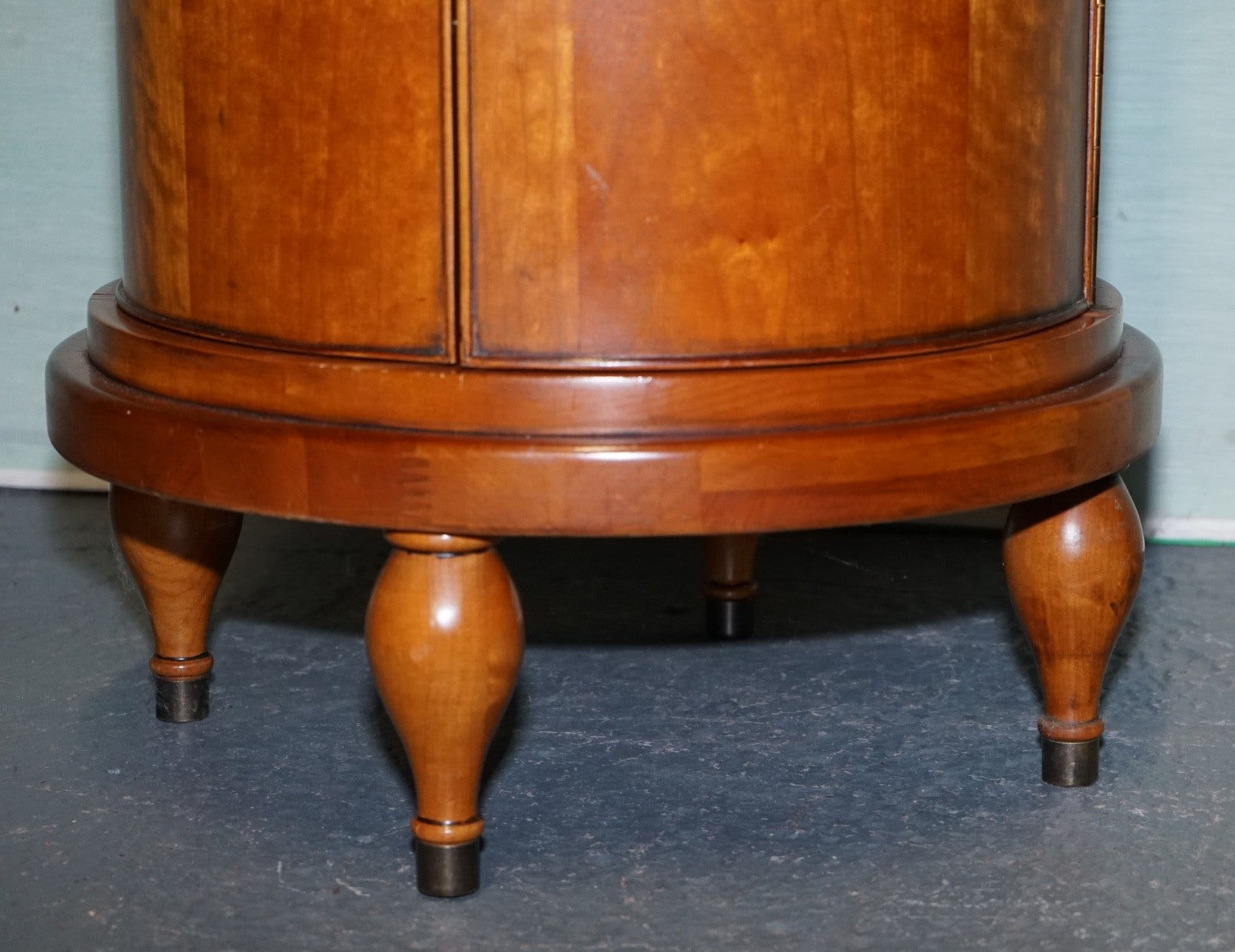 VINTAGE WALNUT WOOD WILLIS & GAMBIER PANTRY STORAGE CYLINDER CABINET