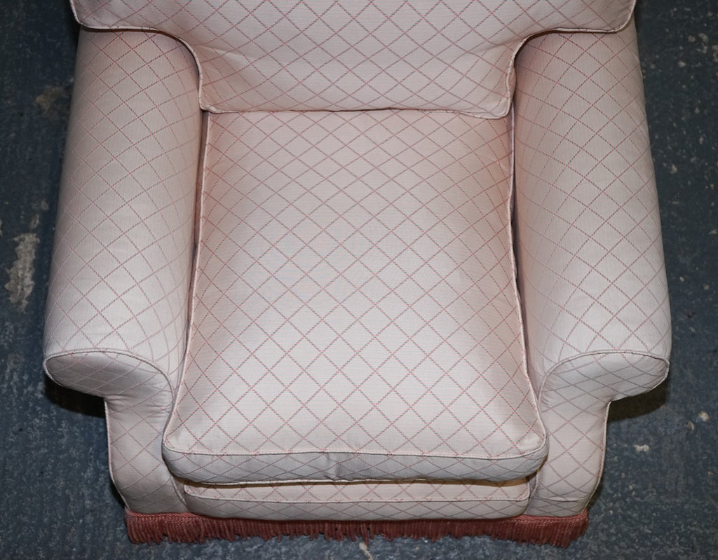 TRADITIONAL ENGLISH COUNTRY HOUSE ARMCHAIR WITH FOOTSTOOL FEATHER FILLED