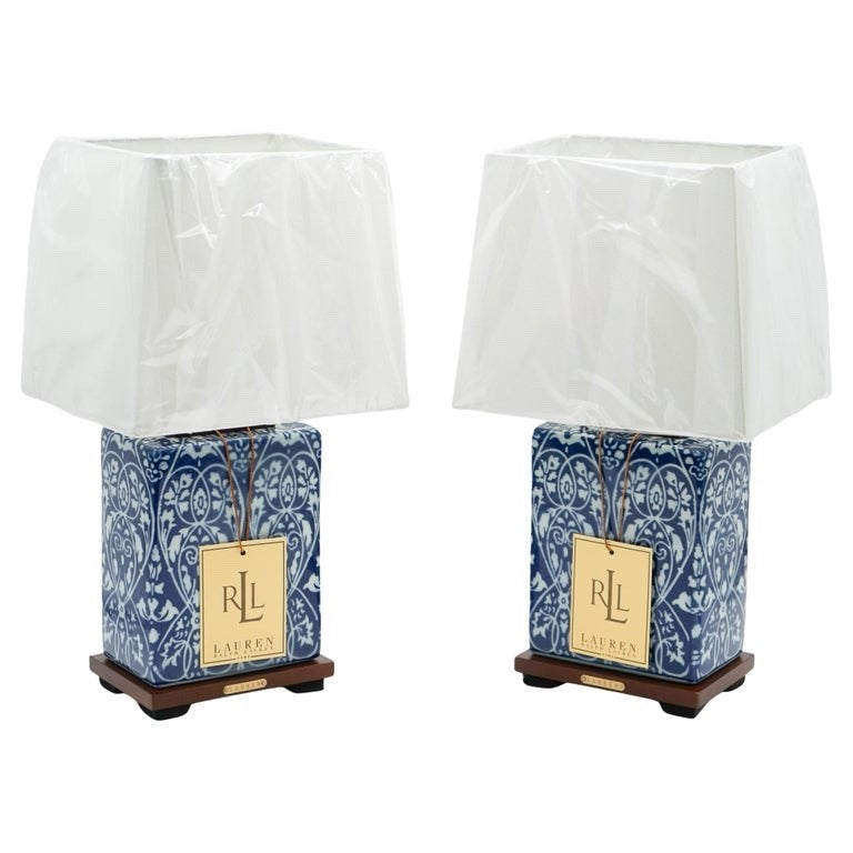 PAIR OF RALPH LAUREN EX DISPLAY BLUE & WHITE CERAMIC TABLE LAMPS  (2/2)