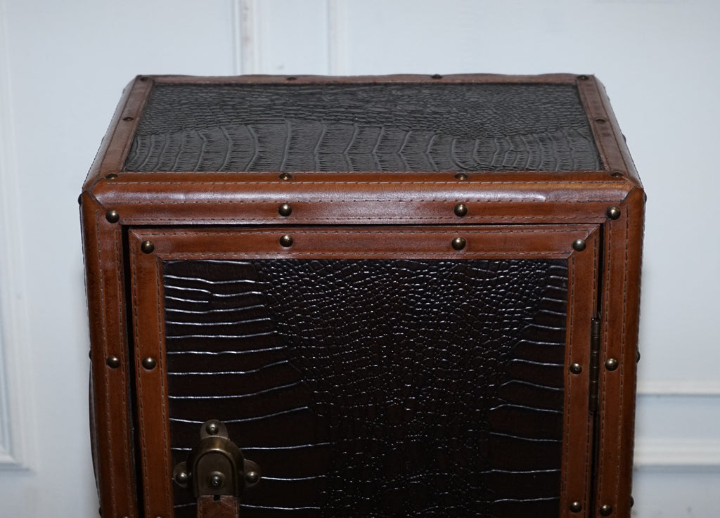 VINTAGE FAUX CROCODILE BROWN LEATHER SUITECASE TRUNK CUPBOARD LEATHER HANDLE
