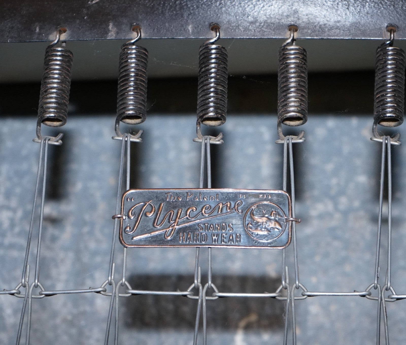 ART DECO BURR WALNUT DECORATIVE INLAID PANELS SINGLE BED (2/2)