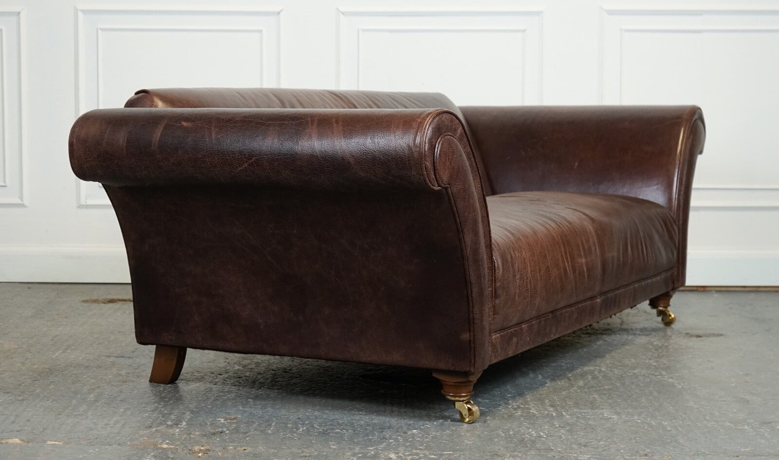 STUNNING FISHPOOLS HERITAGE BROWN LEATHER 2 TO 3 SEATER SOFA
