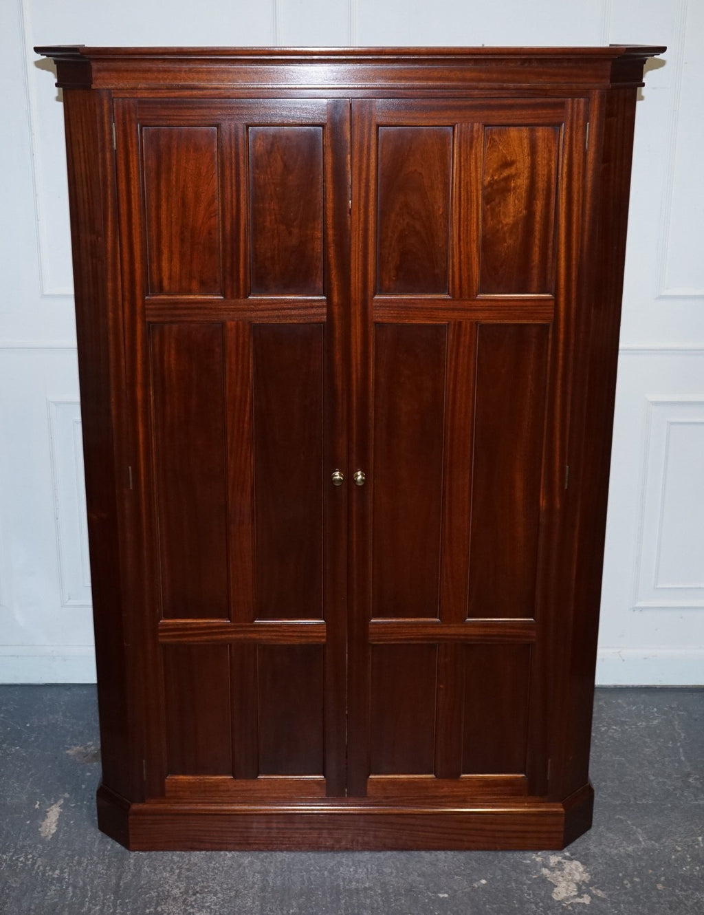 STUNNING LARGE BESPOKE PANELLED HALLWAY CUPBOARD WARDROBE AMOIRE