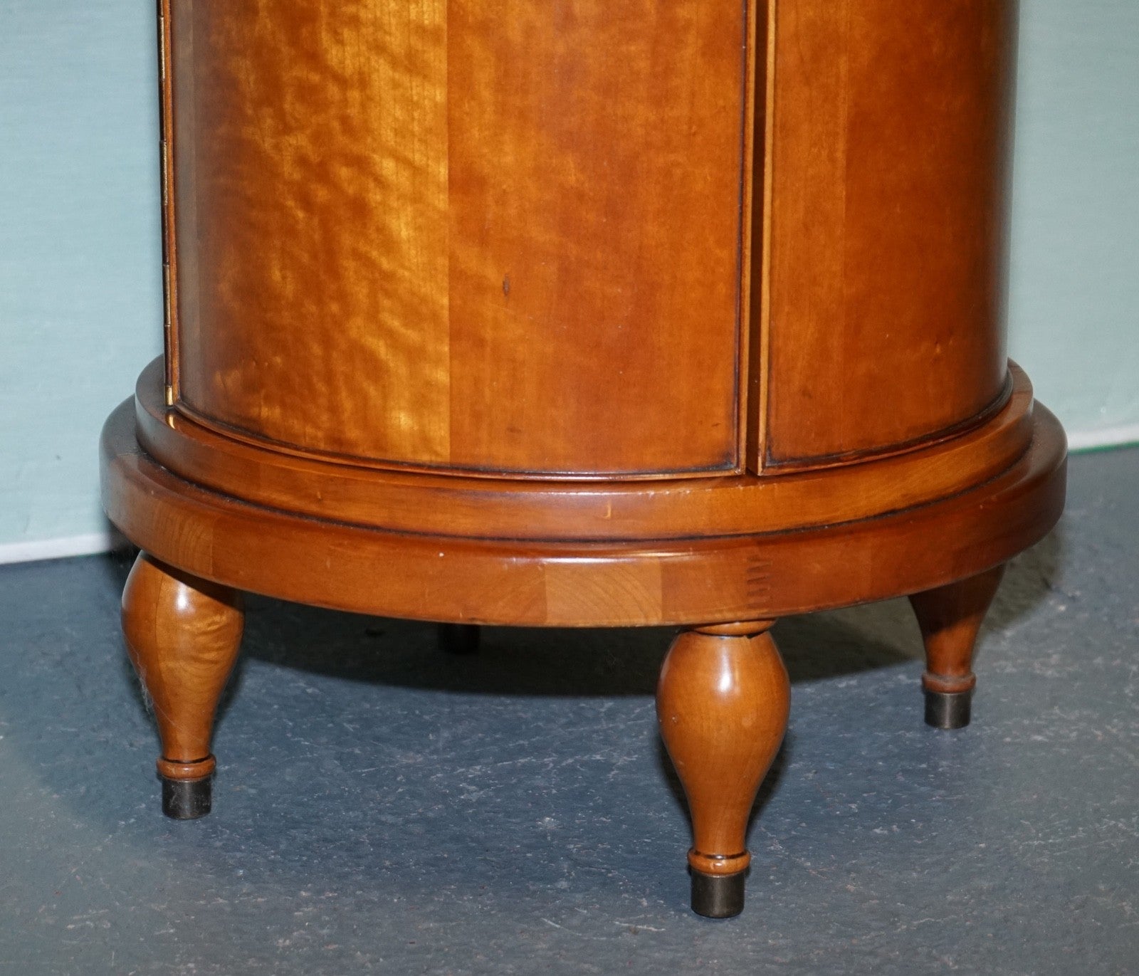 VINTAGE WALNUT WOOD WILLIS & GAMBIER PANTRY STORAGE CYLINDER CABINET