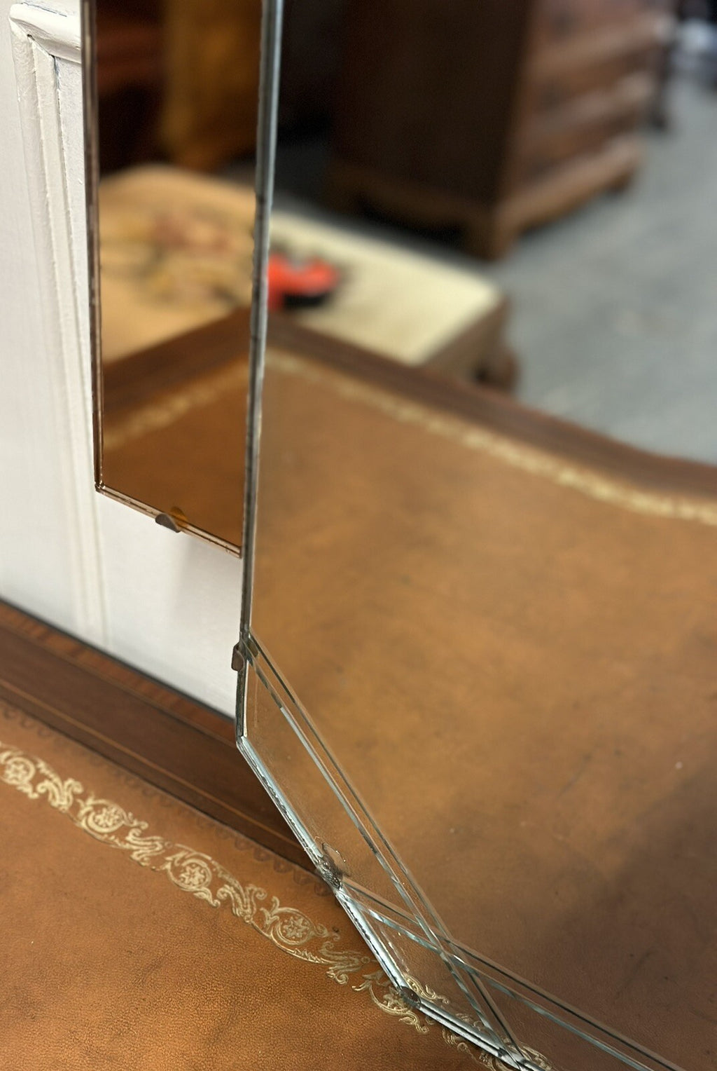 LARGE DECORATIVE 1920s ART DECO PEACH GLASS FLOWER PETAL MIRROR