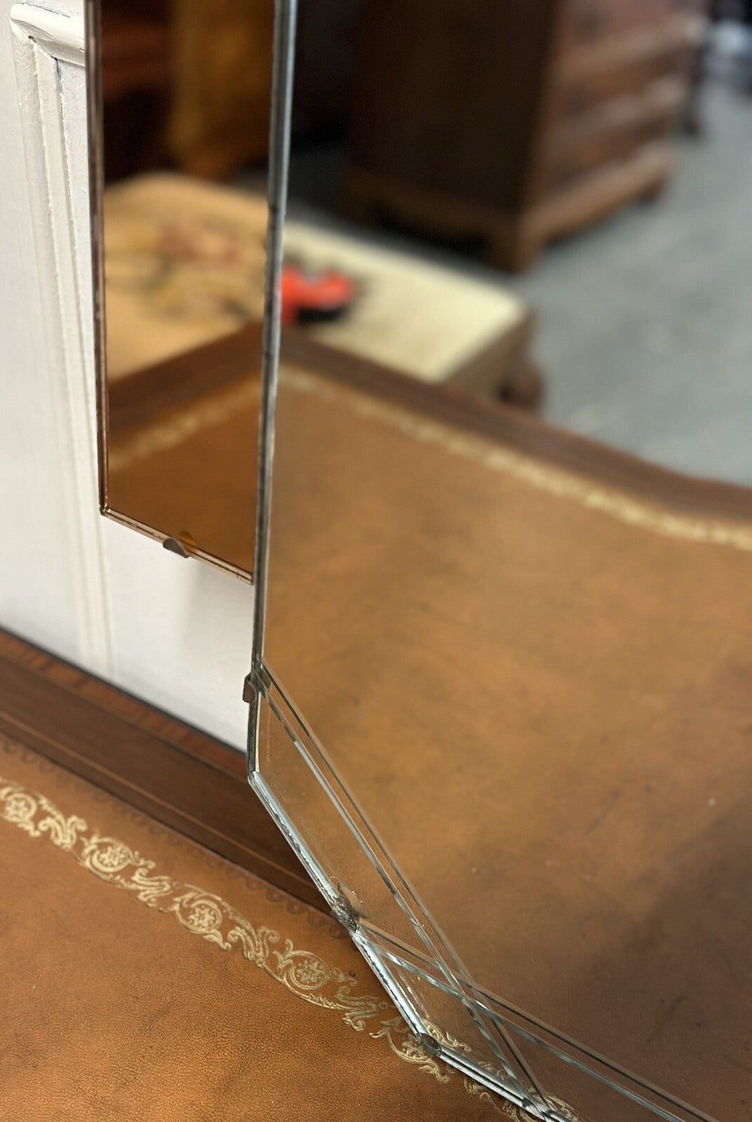 LARGE DECORATIVE 1920s ART DECO PEACH GLASS FLOWER PETAL MIRROR