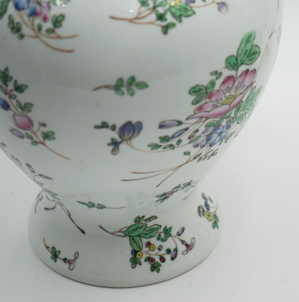 PAIR OF 1960'S CHINESE QIANLONG NIAN ZHI PORCELAIN VASES CONVERTED TABLE LAMPS