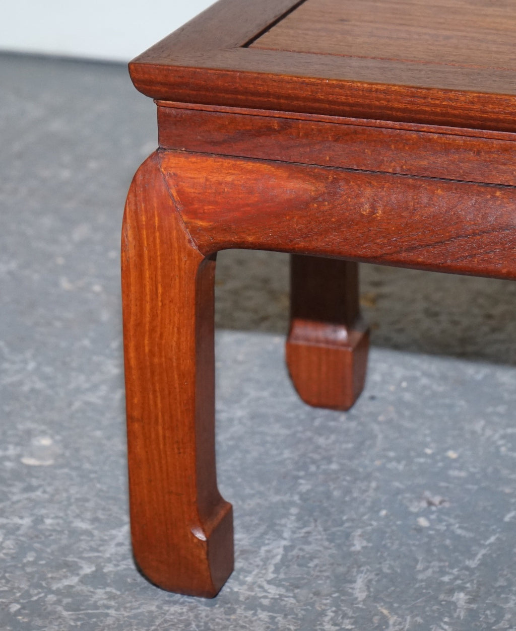 VINTAGE ORIENTAL CHINESE TEAK SIDE TABLE PLANT STAND MADE IN HONG KONG