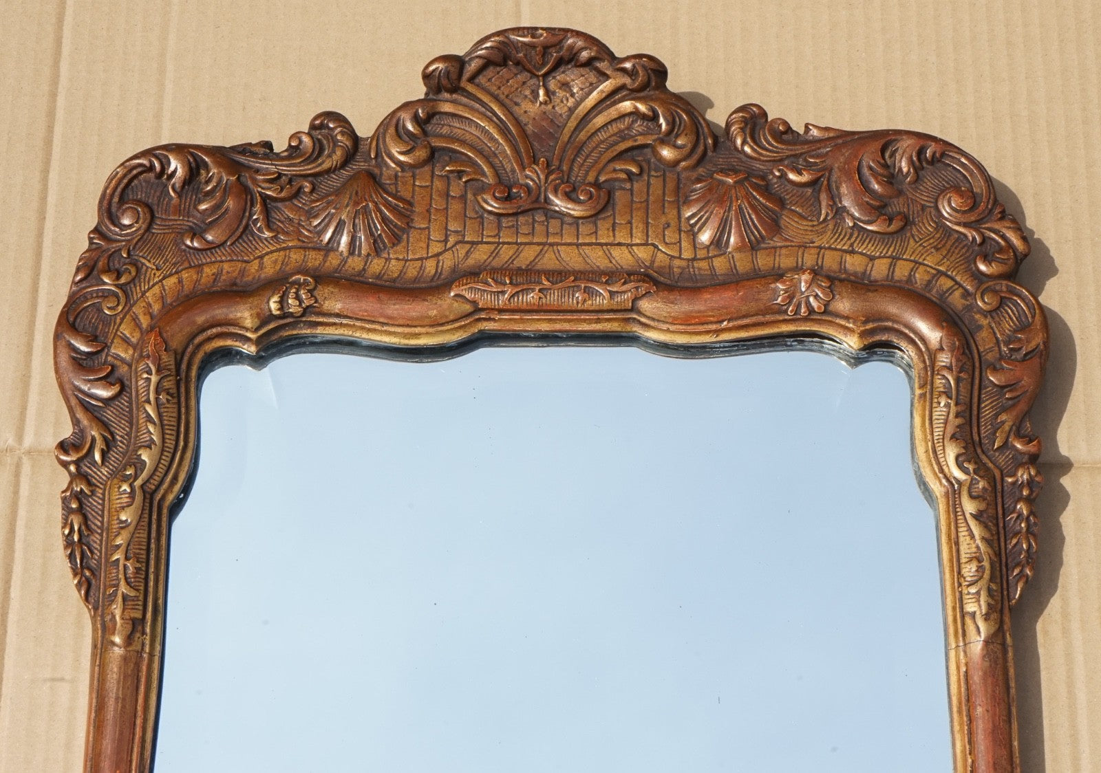 ANTIQUE GEORGE III CHIPPENDALE STYLE WALL MIRROR