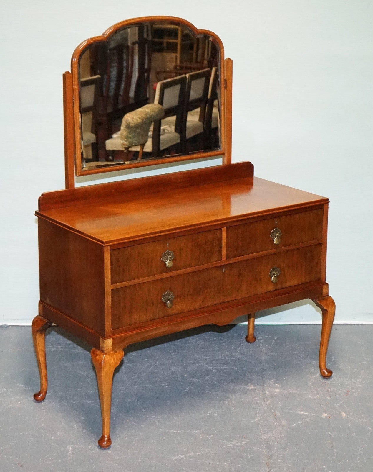 1930's ART DECO WALNUT DRESSING TABLE QUEEN ANNE STYLE DESK