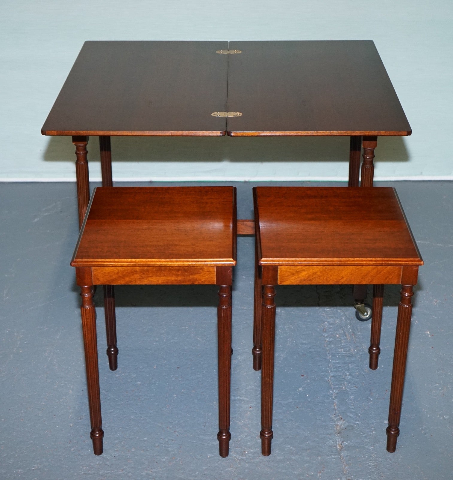 MCINTOSH MID CENTURY NESTiNG EXTENDABLE TABLE SET