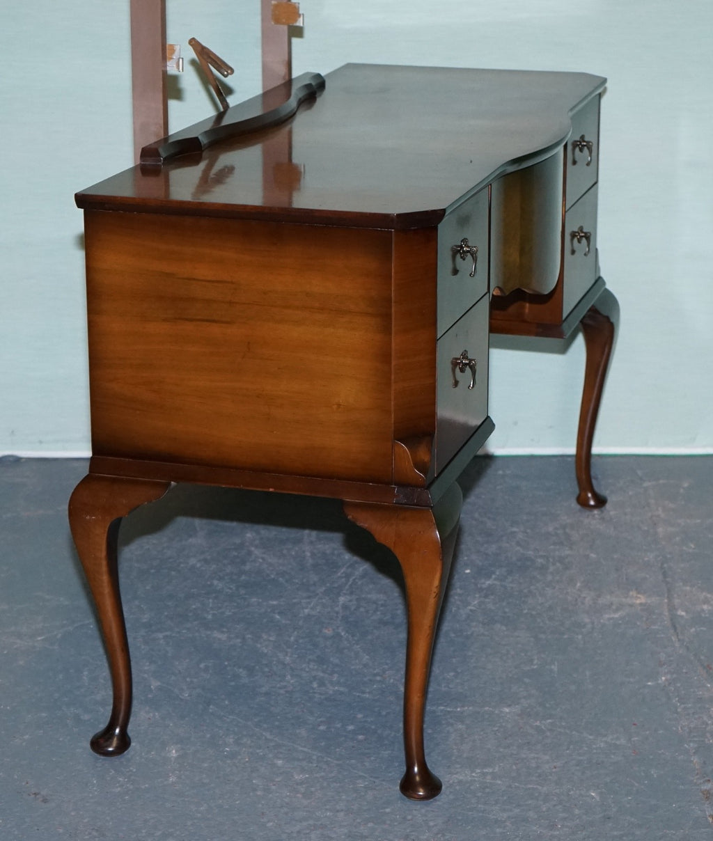 VINTAGE QUEEN ANNE STYLE LEGS DRESSING TABLE VANITY WITH LARGE MIRROR