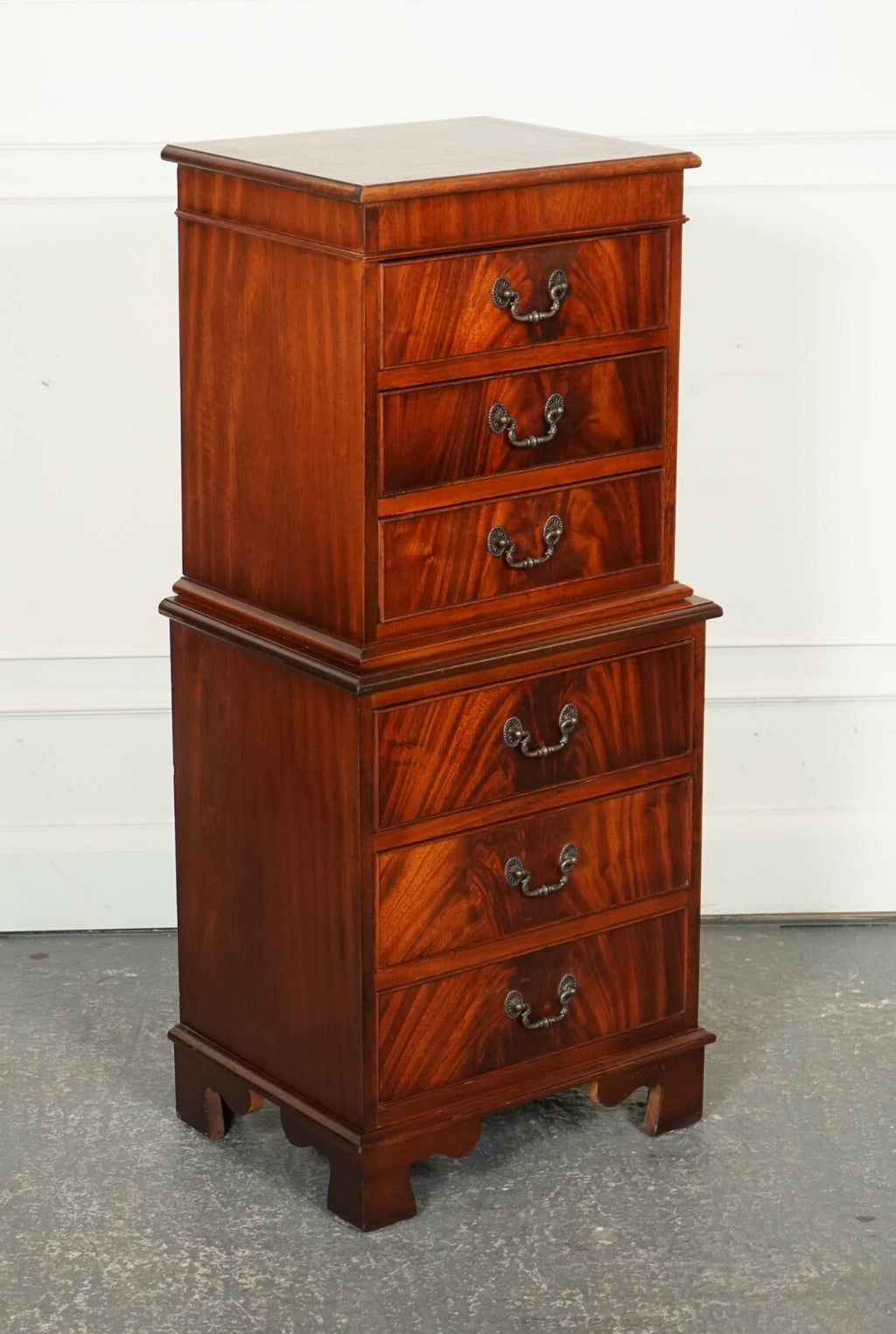 VINTAGE GEORGIAN STYLE TALLBOY WITH 6 DRAWERS WITH LOTS OF STORAGE SPACE