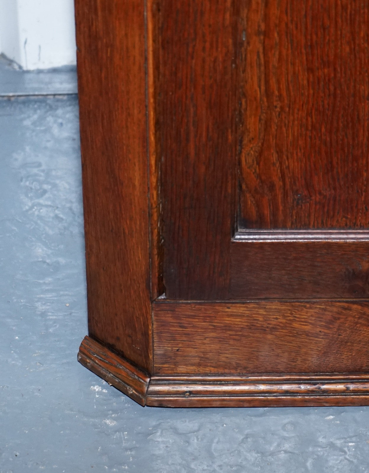 ANTIQUE ENGLISH OAK HANGING CORNER CUPBOARD CABINET
