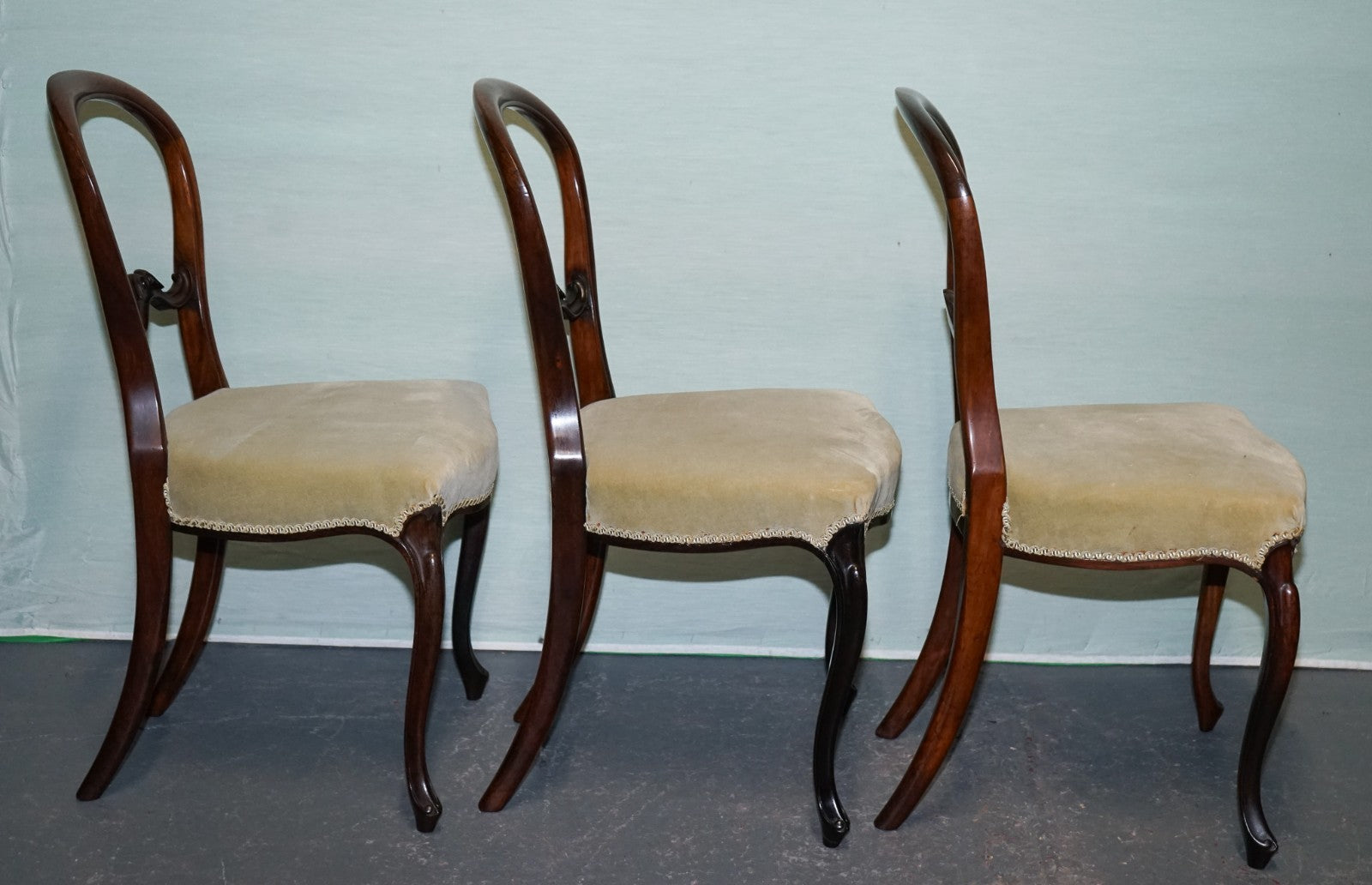 SET OF SIX CIRCA 1860 VICTORIAN BALLOON BACK DINNING CHAIRS