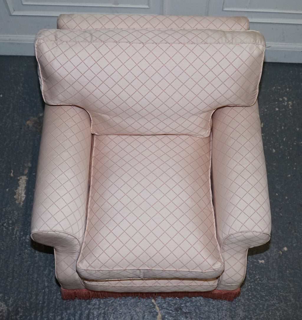 TRADITIONAL ENGLISH COUNTRY HOUSE ARMCHAIR WITH FOOTSTOOL FEATHER FILLED