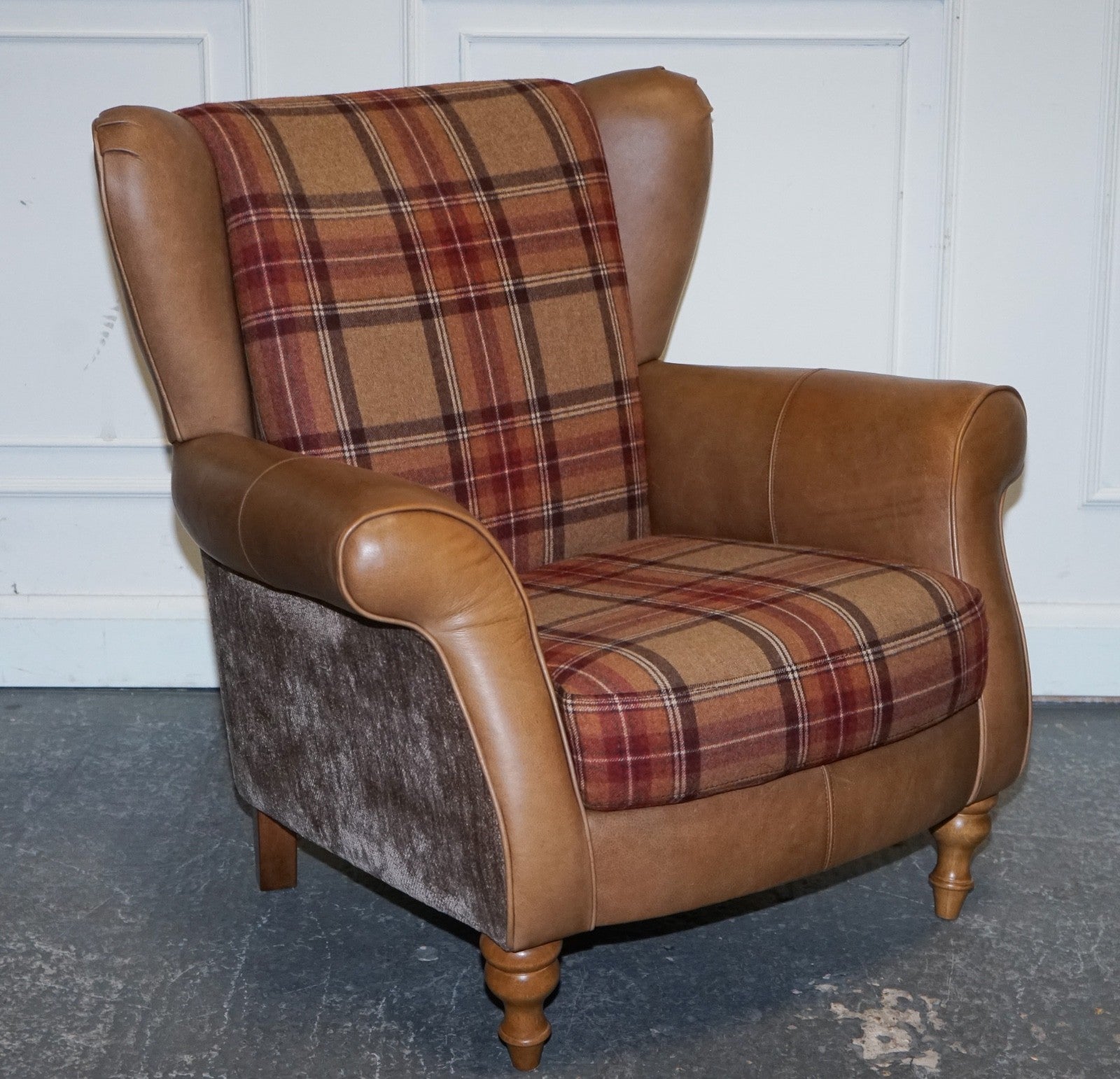 STUNNING PAIR OF  ALEXANDER & JAMES LAWRENCE LEATHER & FABRIC WINGBACK ARMCHAIRS