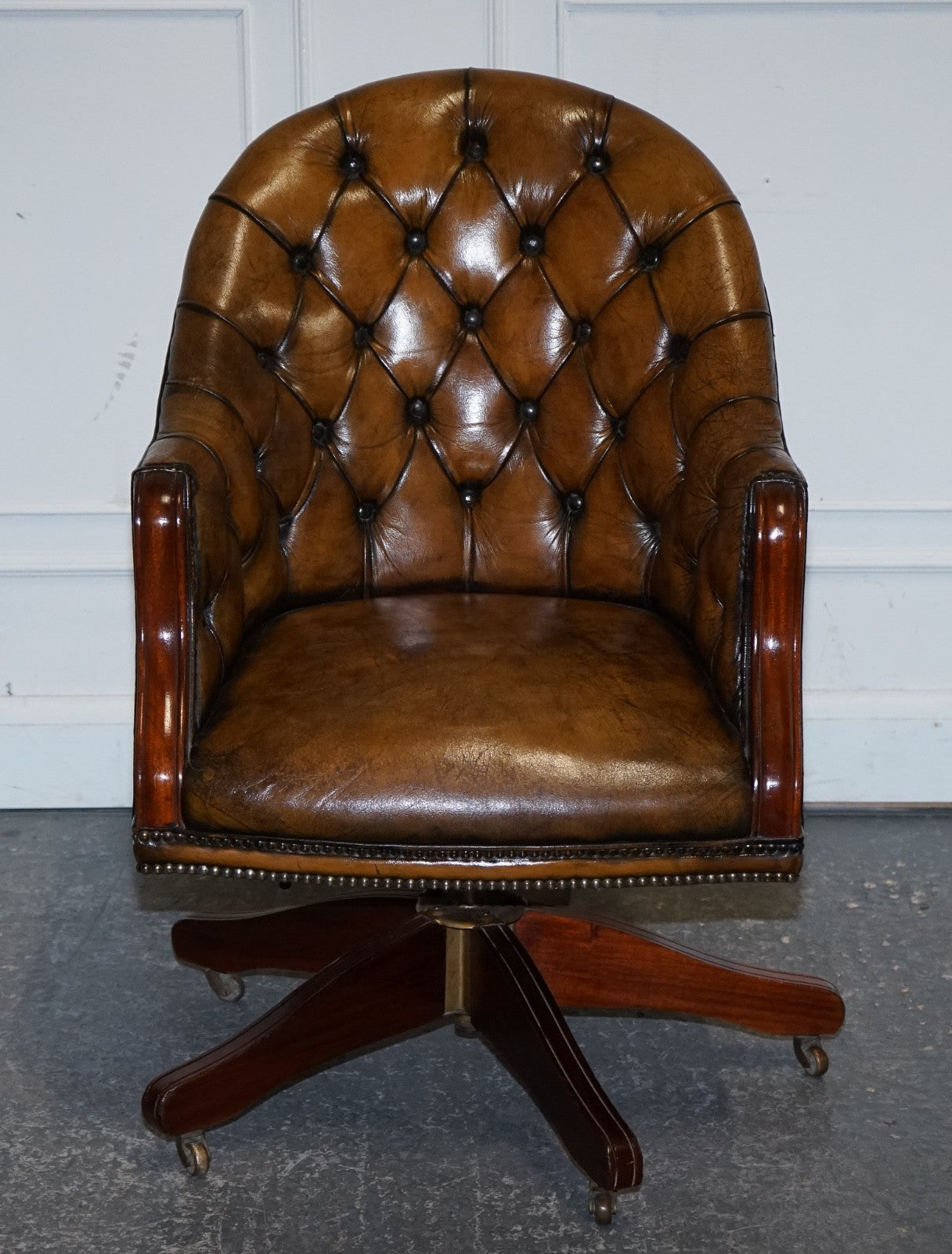 ANTIQUE DEEP BUTTONED CHESTERFIELD GEORGIAN STYLE HAND DYED LEATHER DESK CHAIR