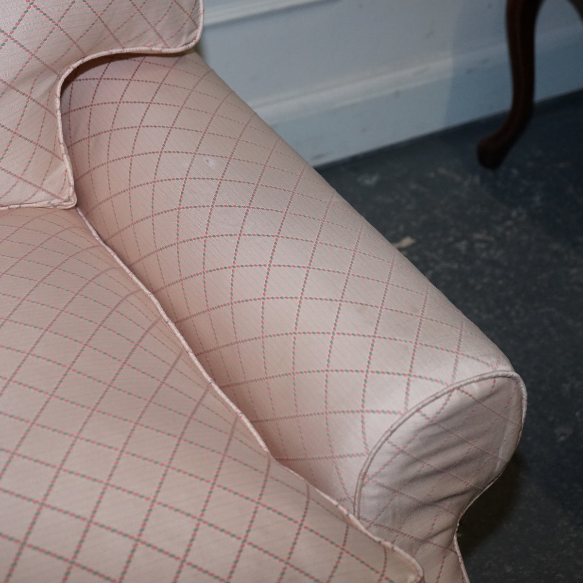 TRADITIONAL ENGLISH COUNTRY HOUSE TWO SEATER SOFA BED FEATHER FILLED CUSHIONS