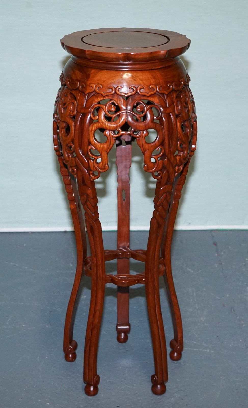 CHINESE HARDWOOD PLANT STAND WITH PIERCED DESIGN & CABRIOLE LEGS