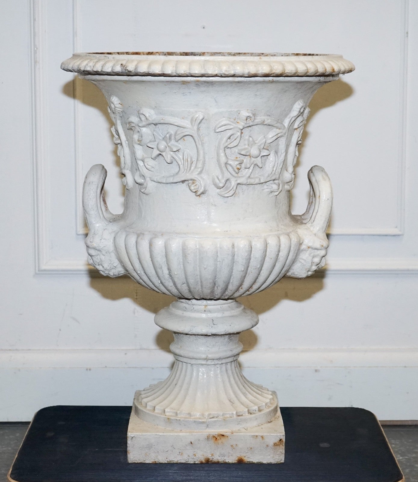 VICTORIAN PAINTED CAST IRON URN FLARED BEADED RIMS ABOVE SCROLLiNG ACANTHUS